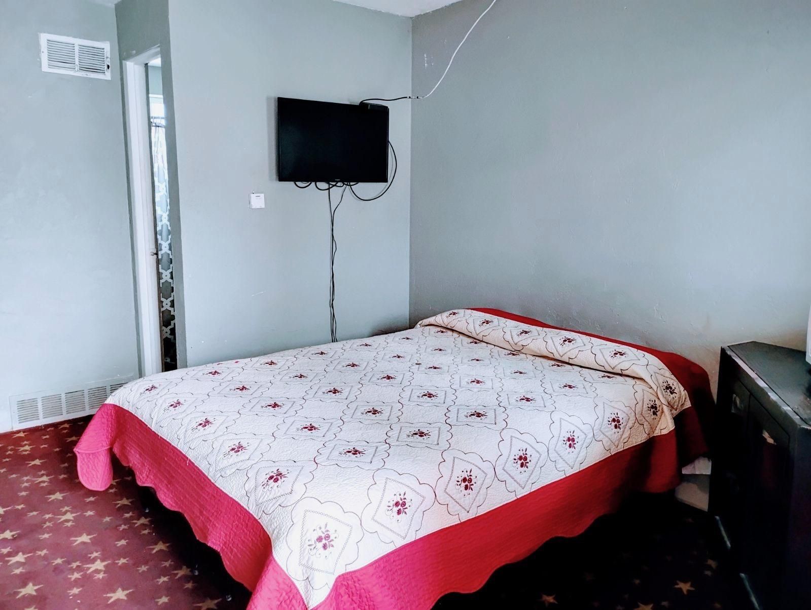 2 Bedroom Suite with Kitchenette