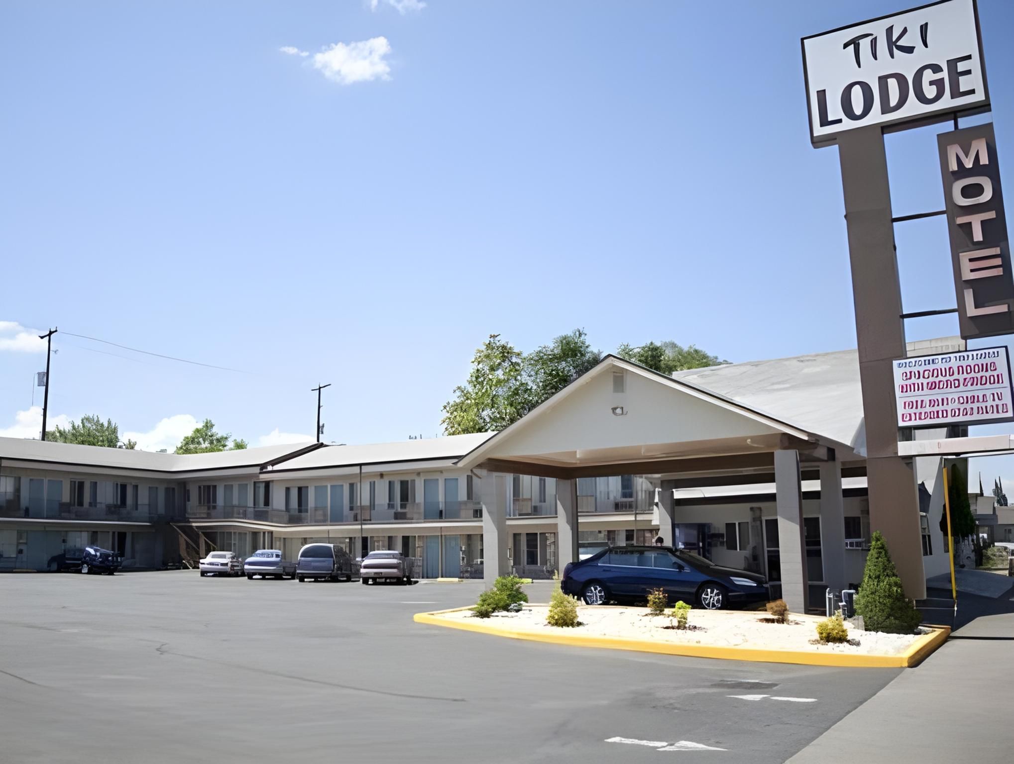 Pine Tree inn