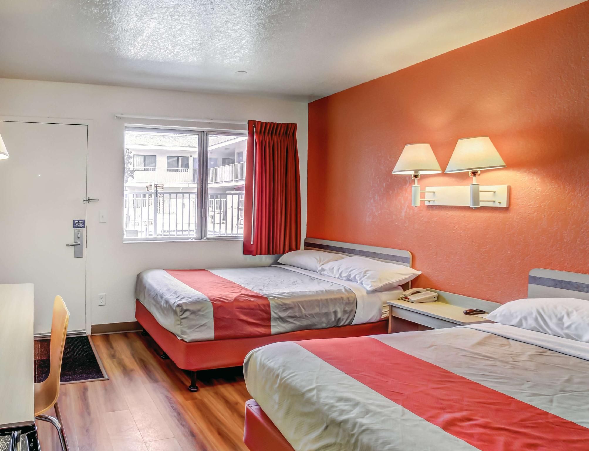 2 Full Beds
