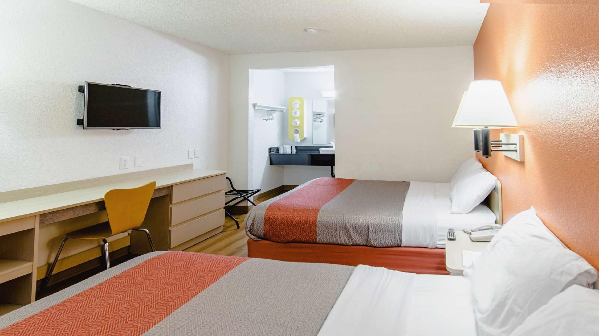 2 Full Beds | Non-Smoking