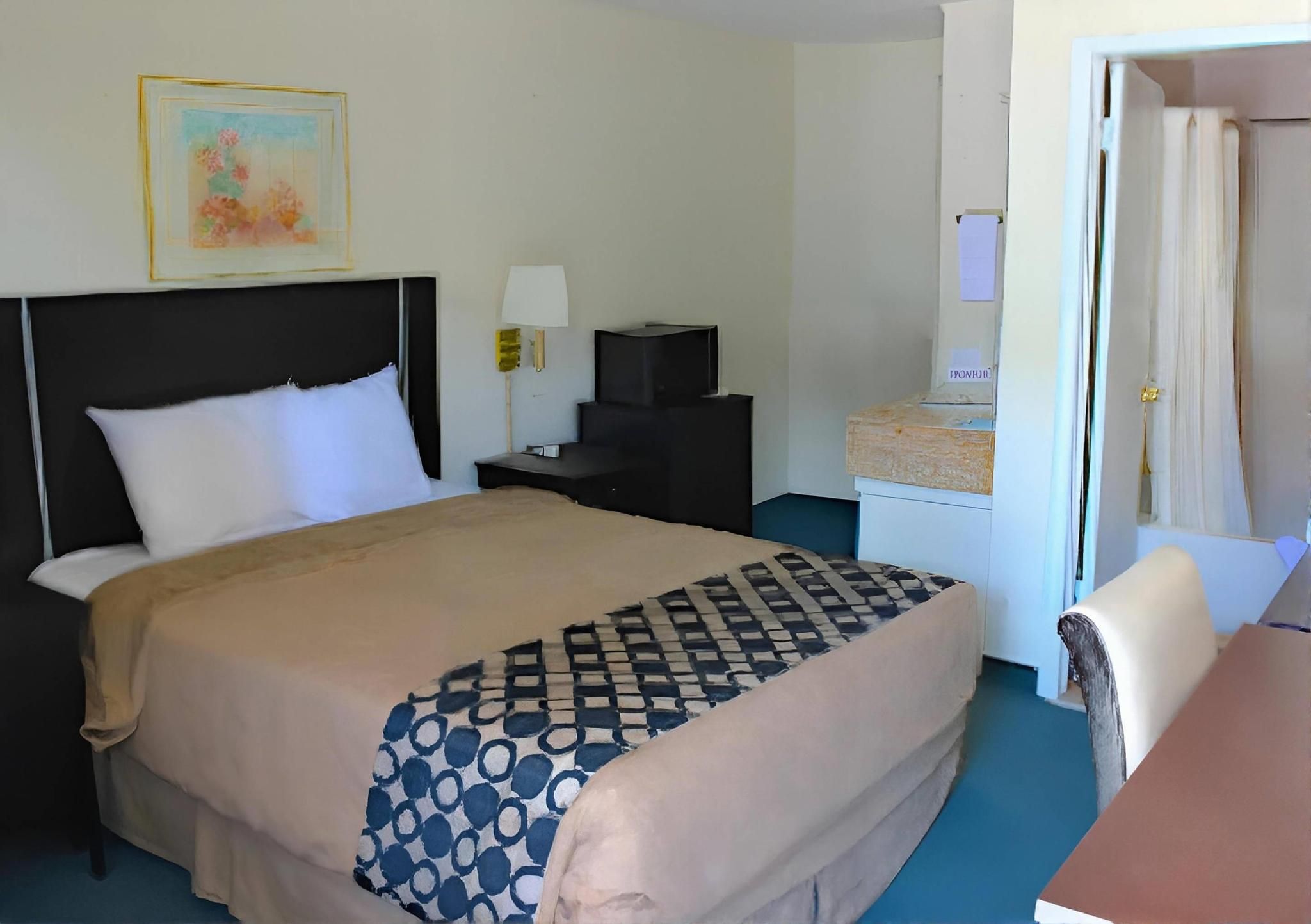 1 Queen Bed, Nonsmoking