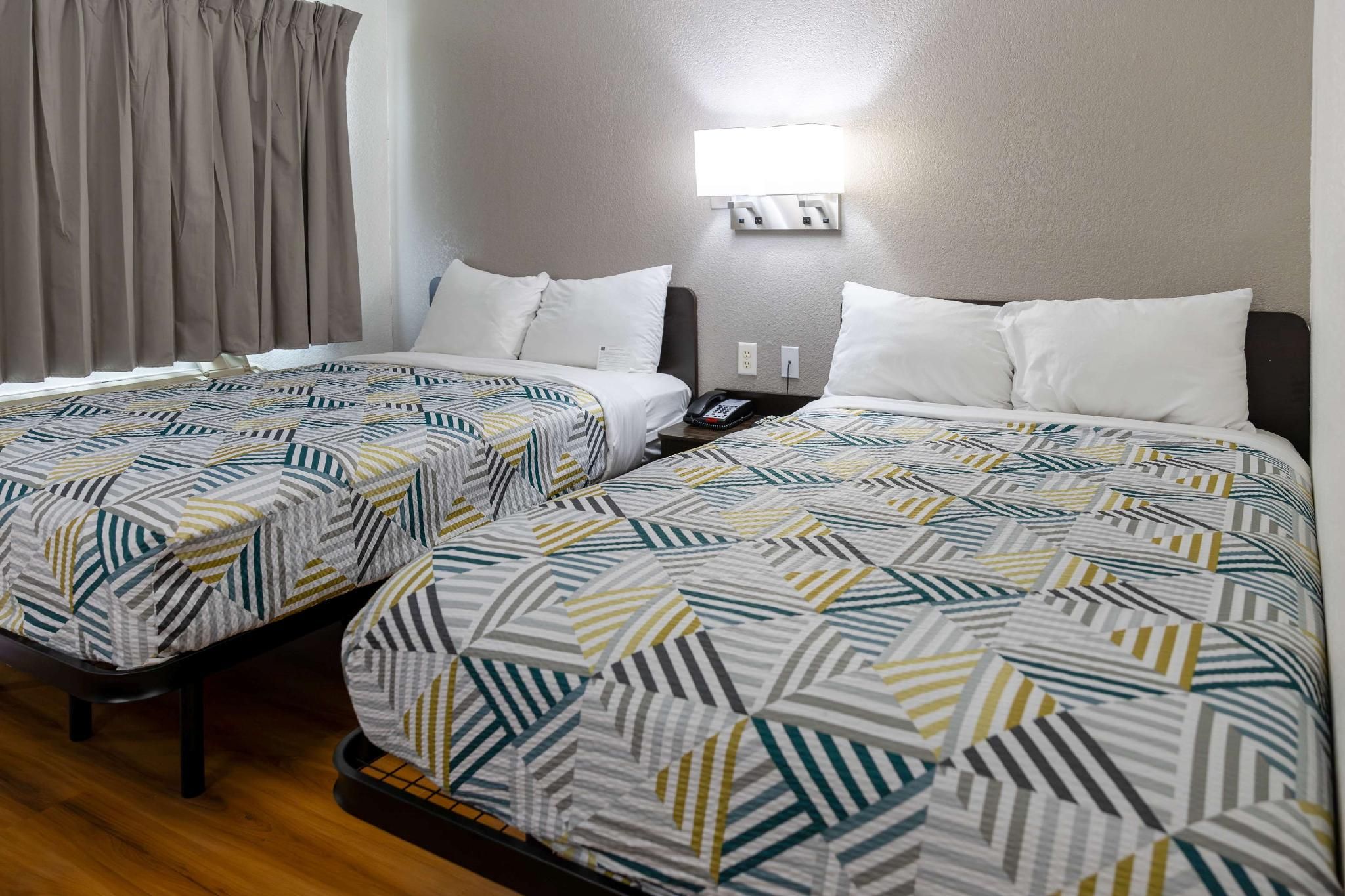 2 Full Beds | Non-Smoking, Micfridge