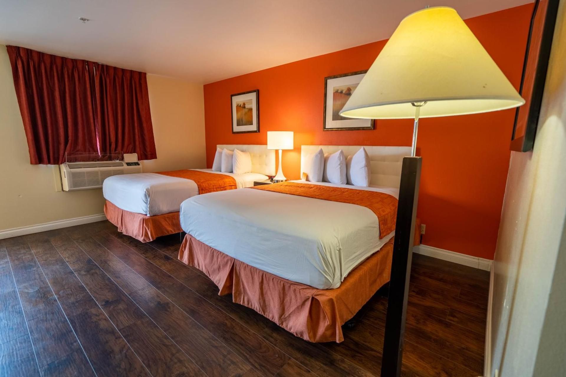 2 Queen Beds, Deluxe Room, Non-Smoking