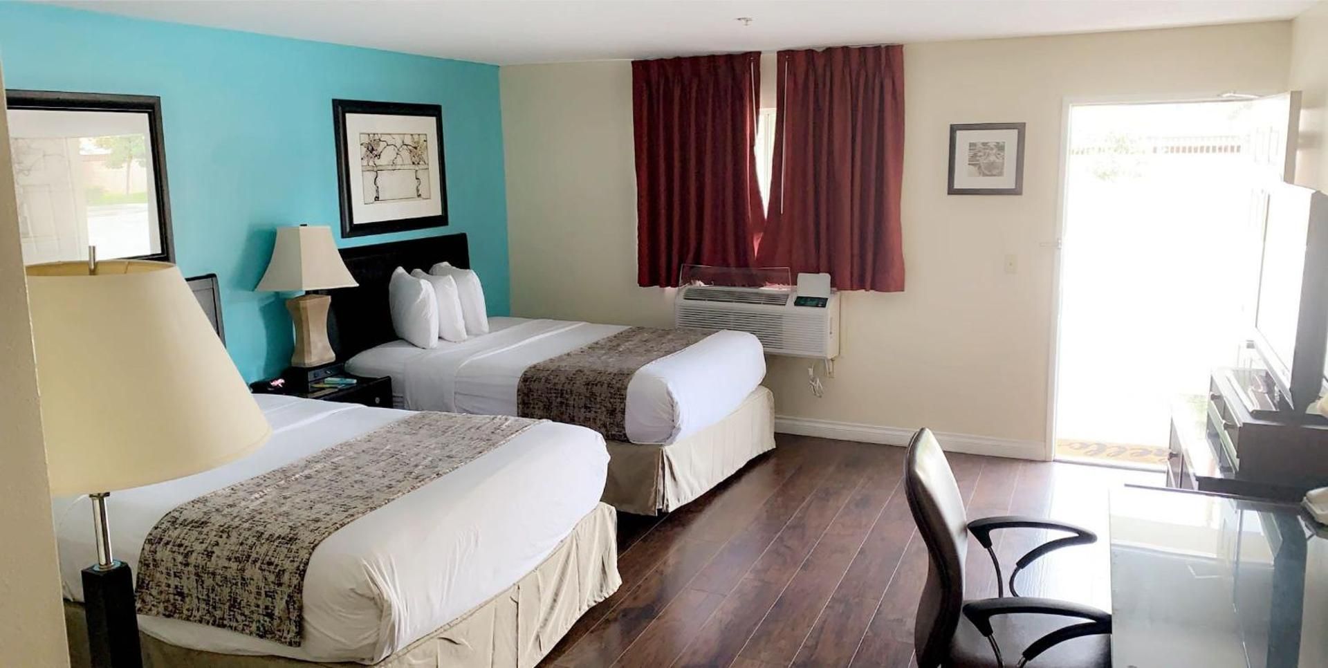 2 Queen Beds, Superior Room Non-Smoking