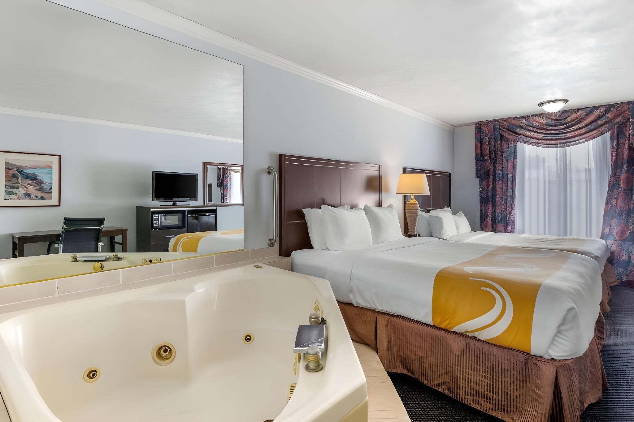 2 Queen beds, No Smoking