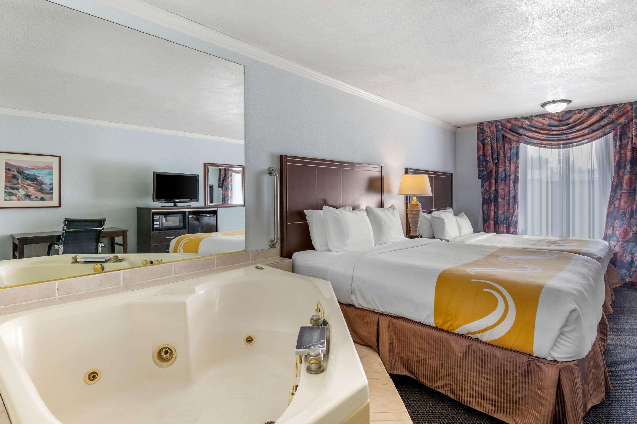 2 Queen Beds, Nonsmoking, Upgrade