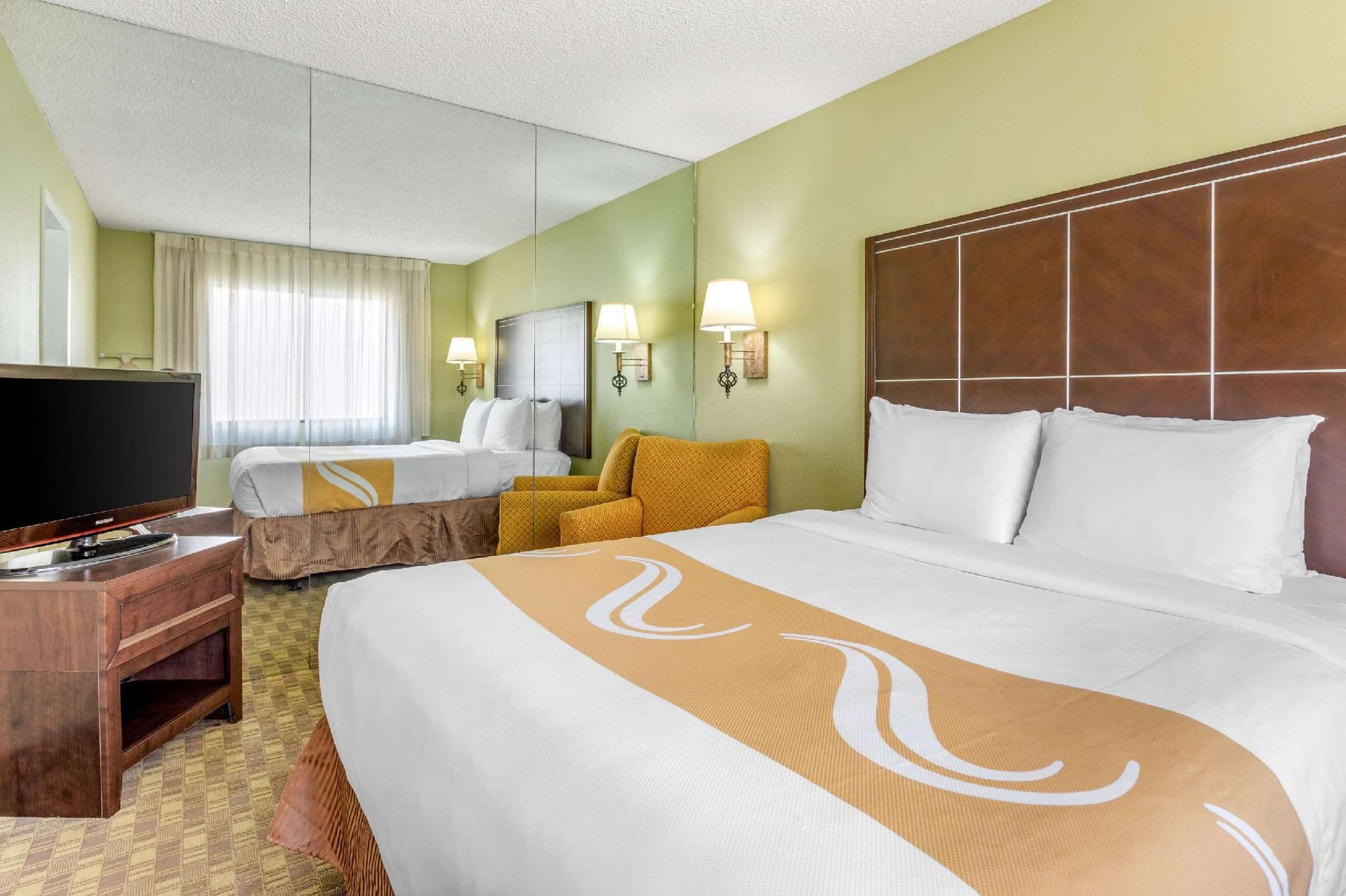 2 Queen Beds, Suite, No Smoking