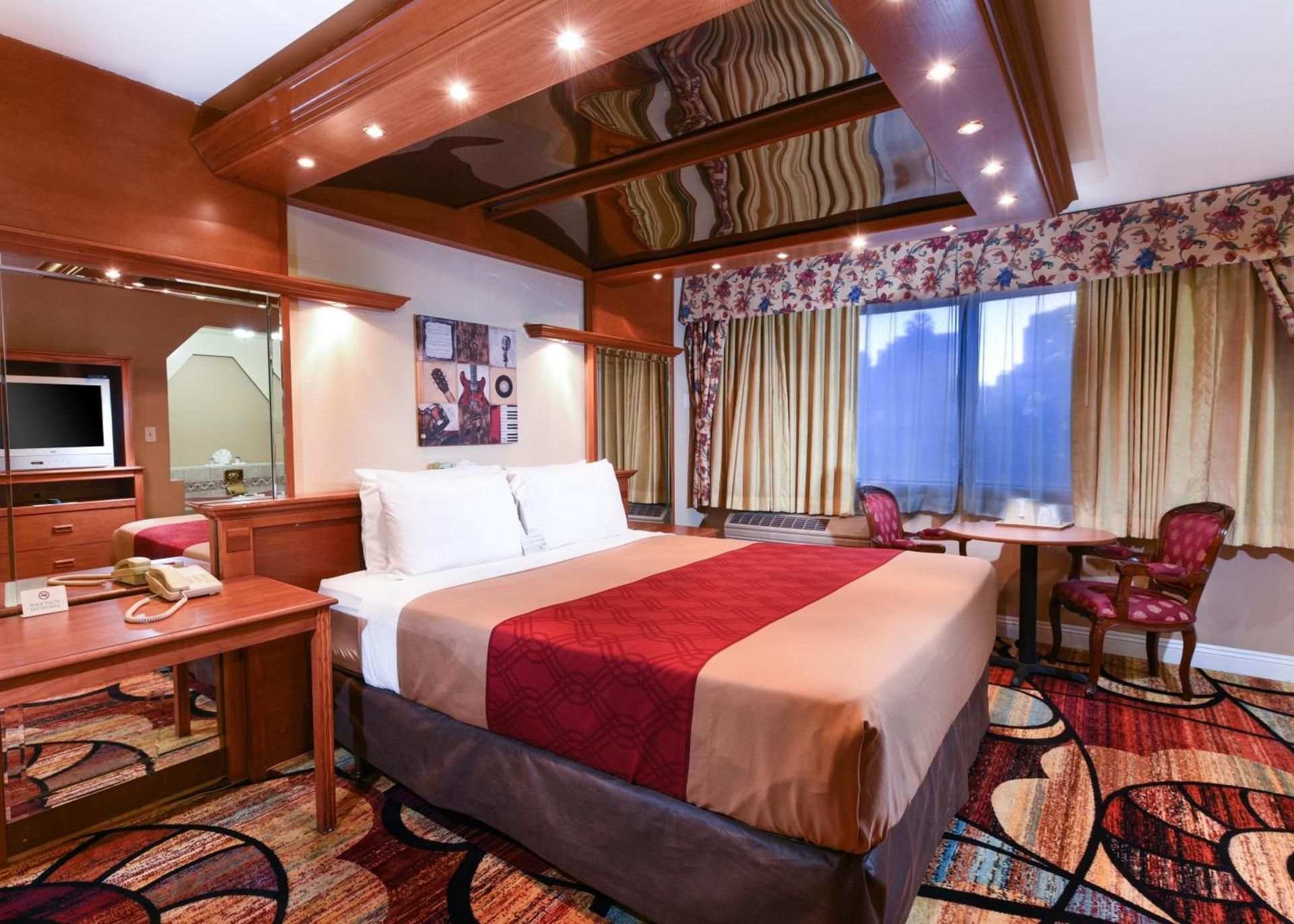 King Suite with Spa Bath