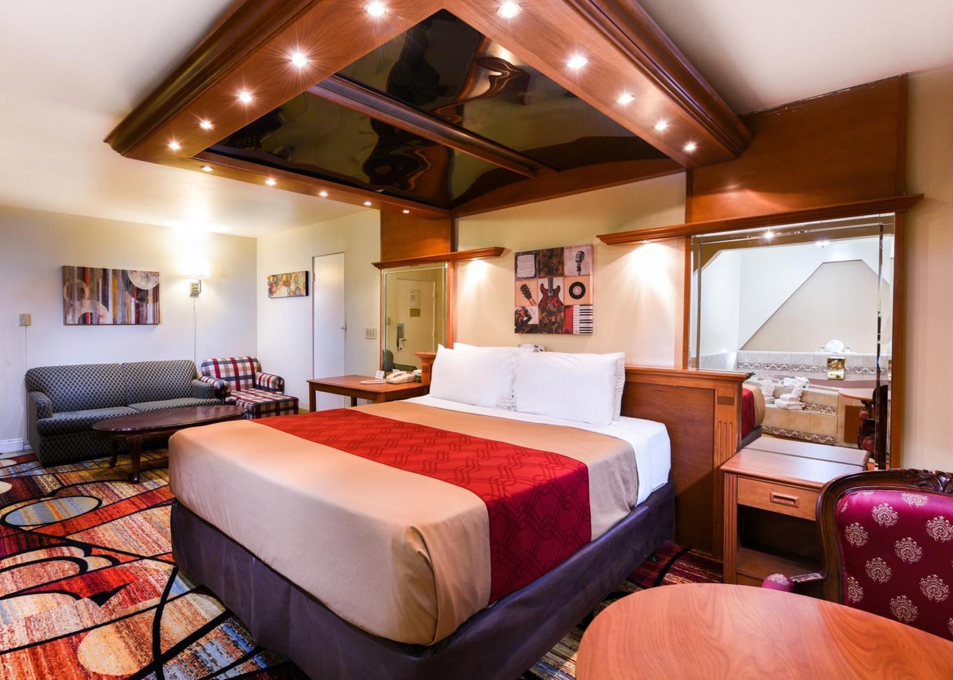 King Suite with Spa Bath