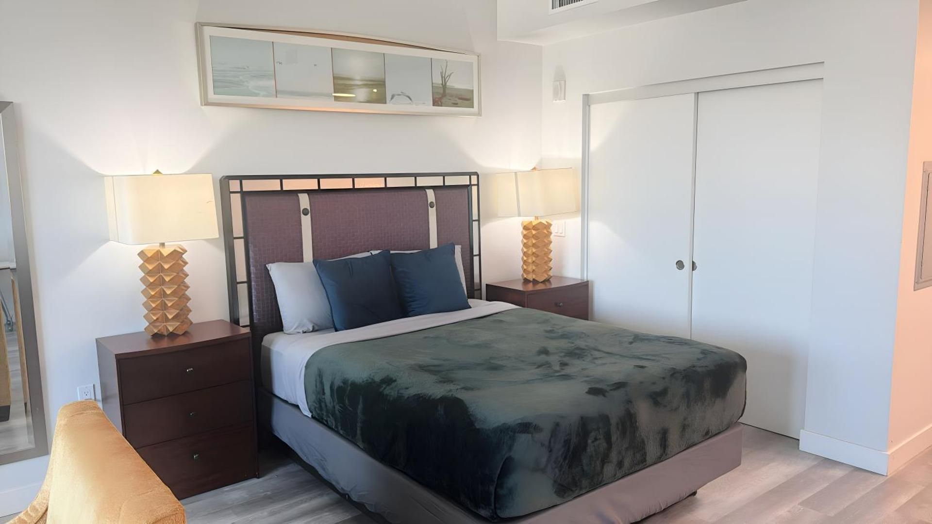 Studio Apartment at Melrose