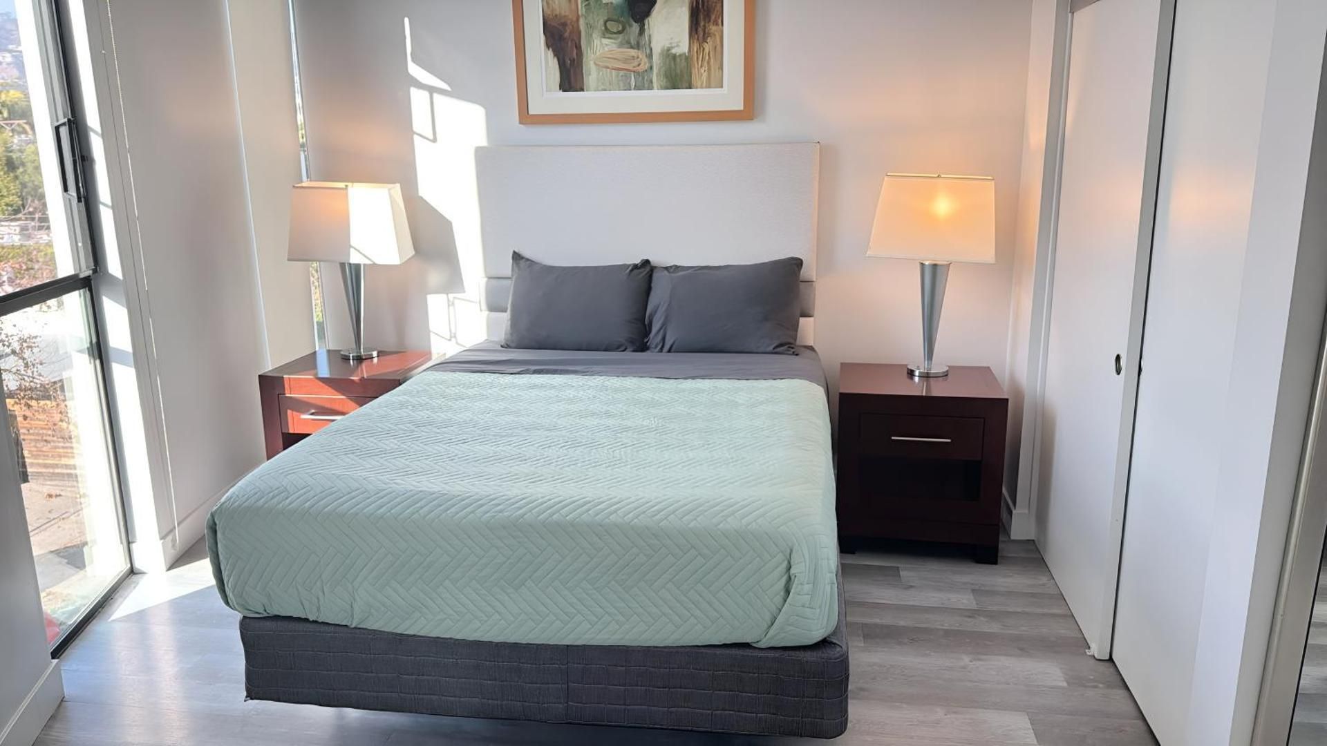Two-Bedroom Apartment at Melrose