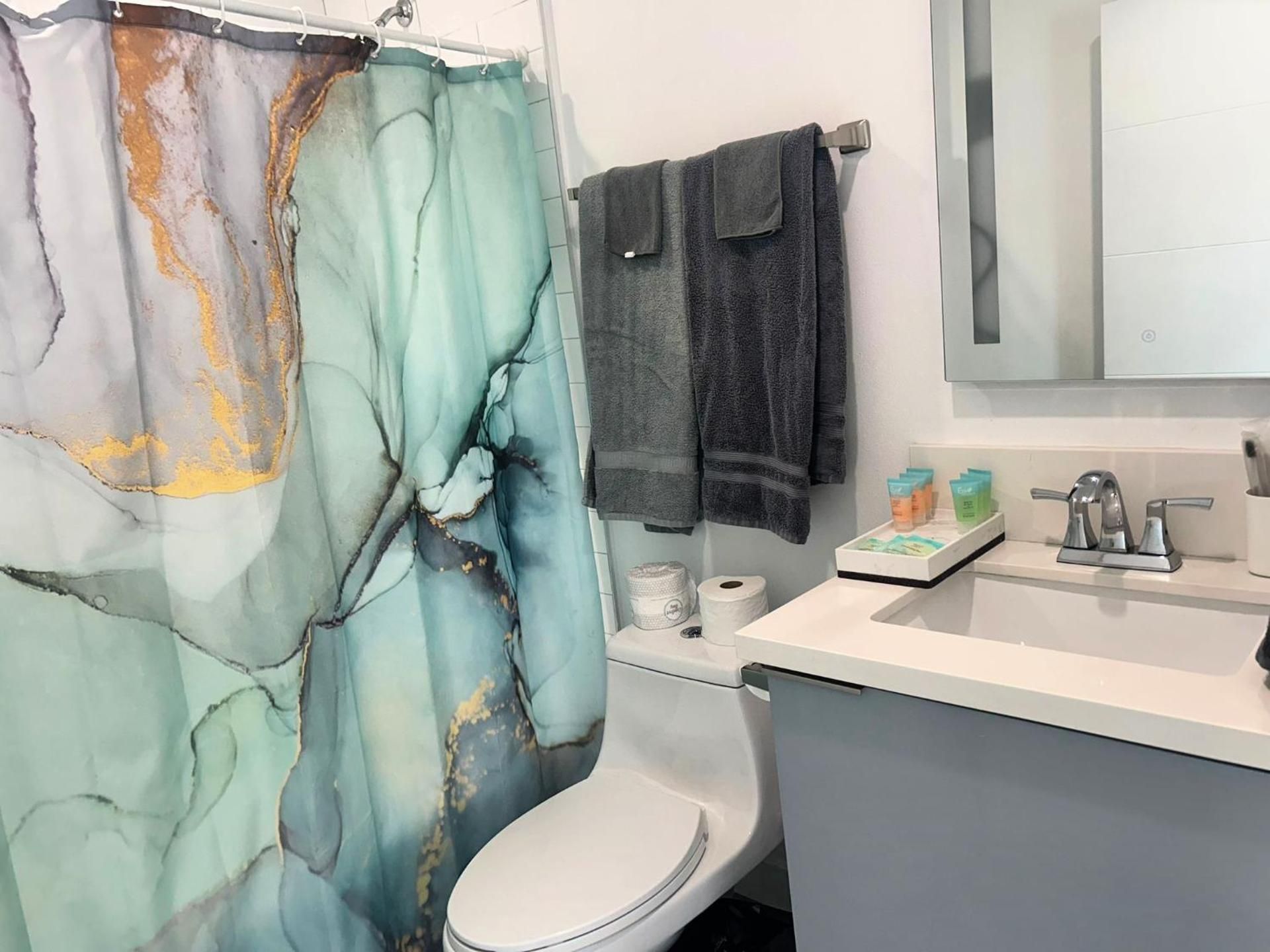 StaysPro - Executive Santa Monica Suites Three-Bedroom Deluxe Townhouse at Andrews 3