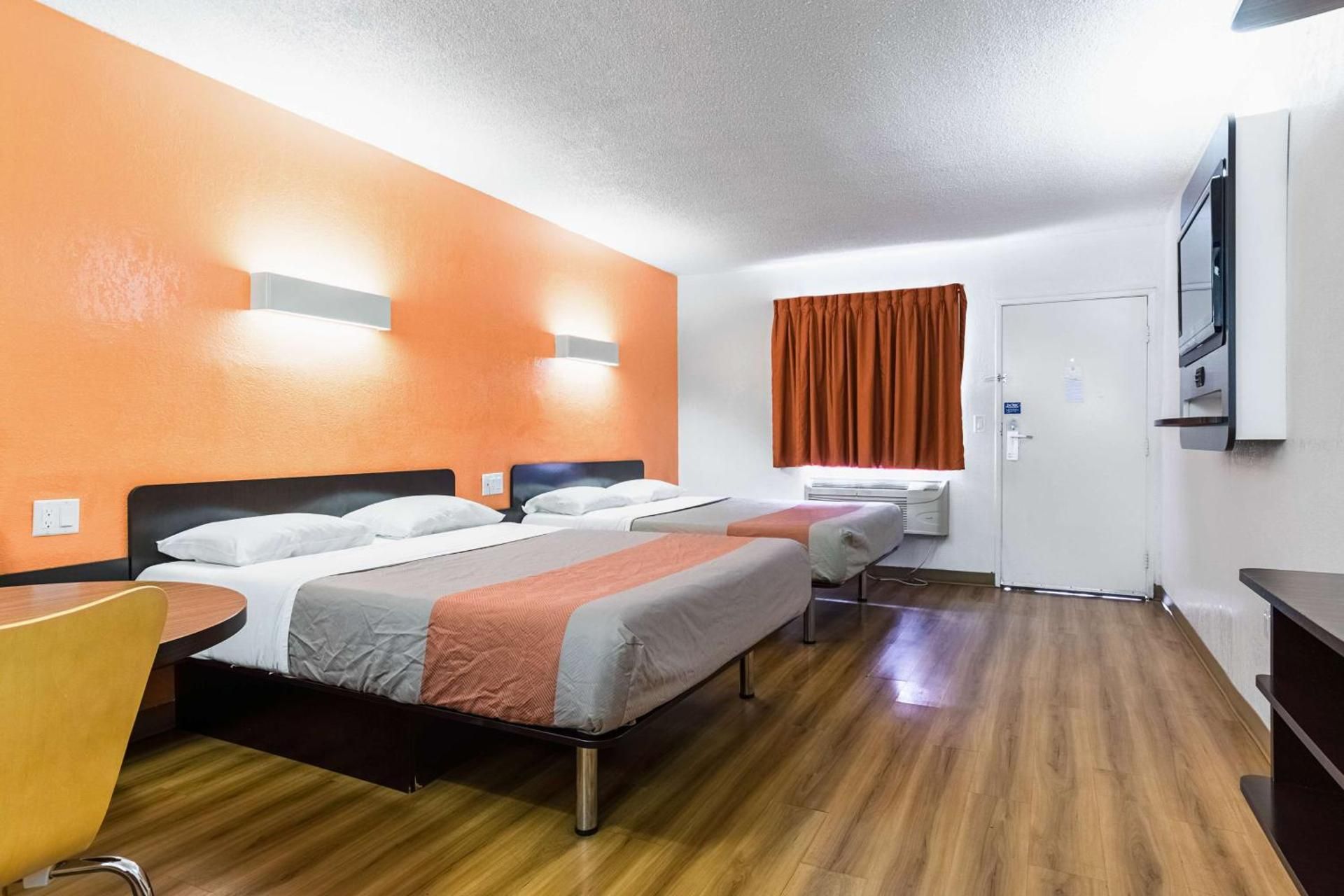 Queen Room with Two Queen Beds - Smoking