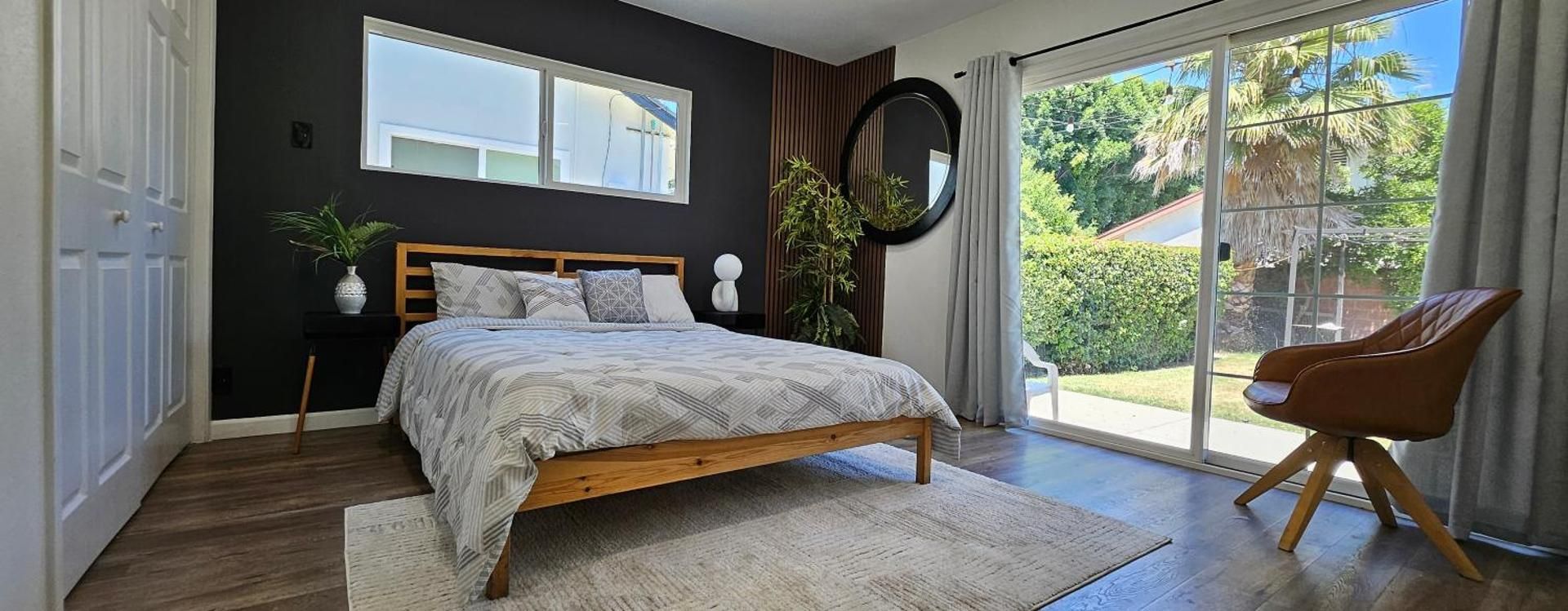 Queen Room with Shared Bathroom