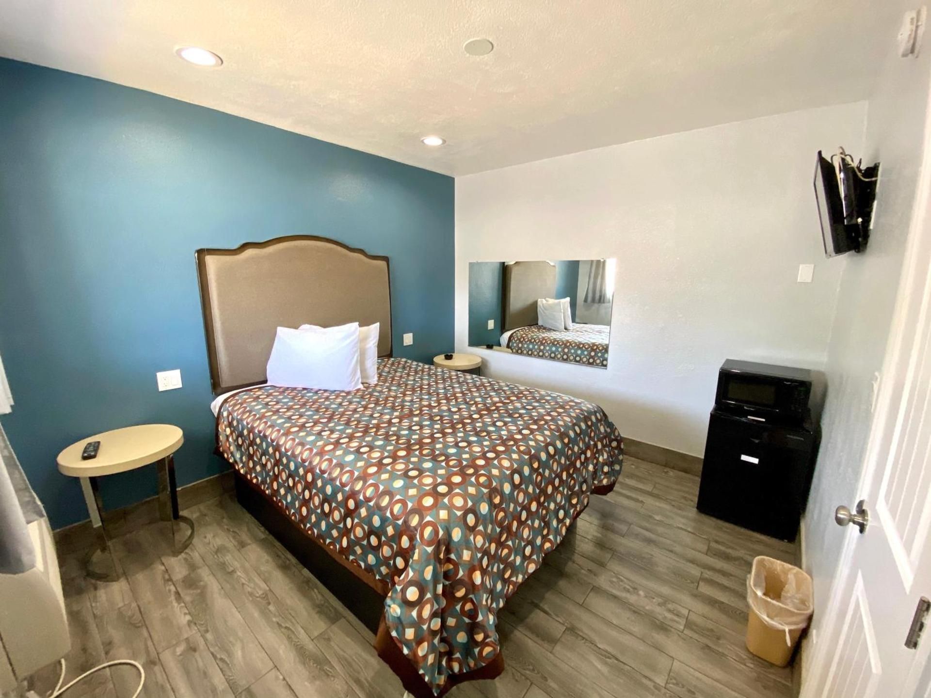 Queen Room - Disability Access