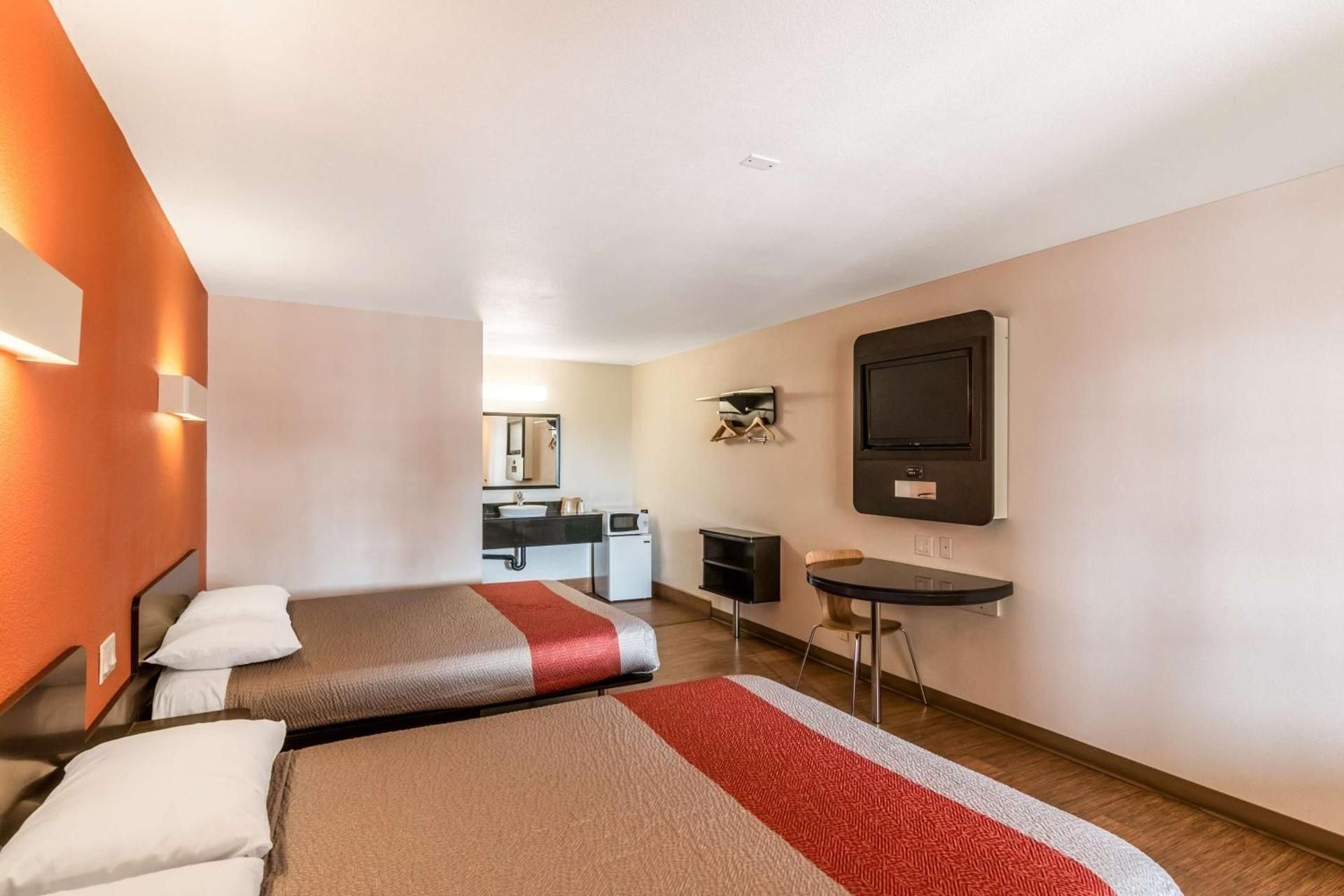 Deluxe Queen Room with Two Queen Beds