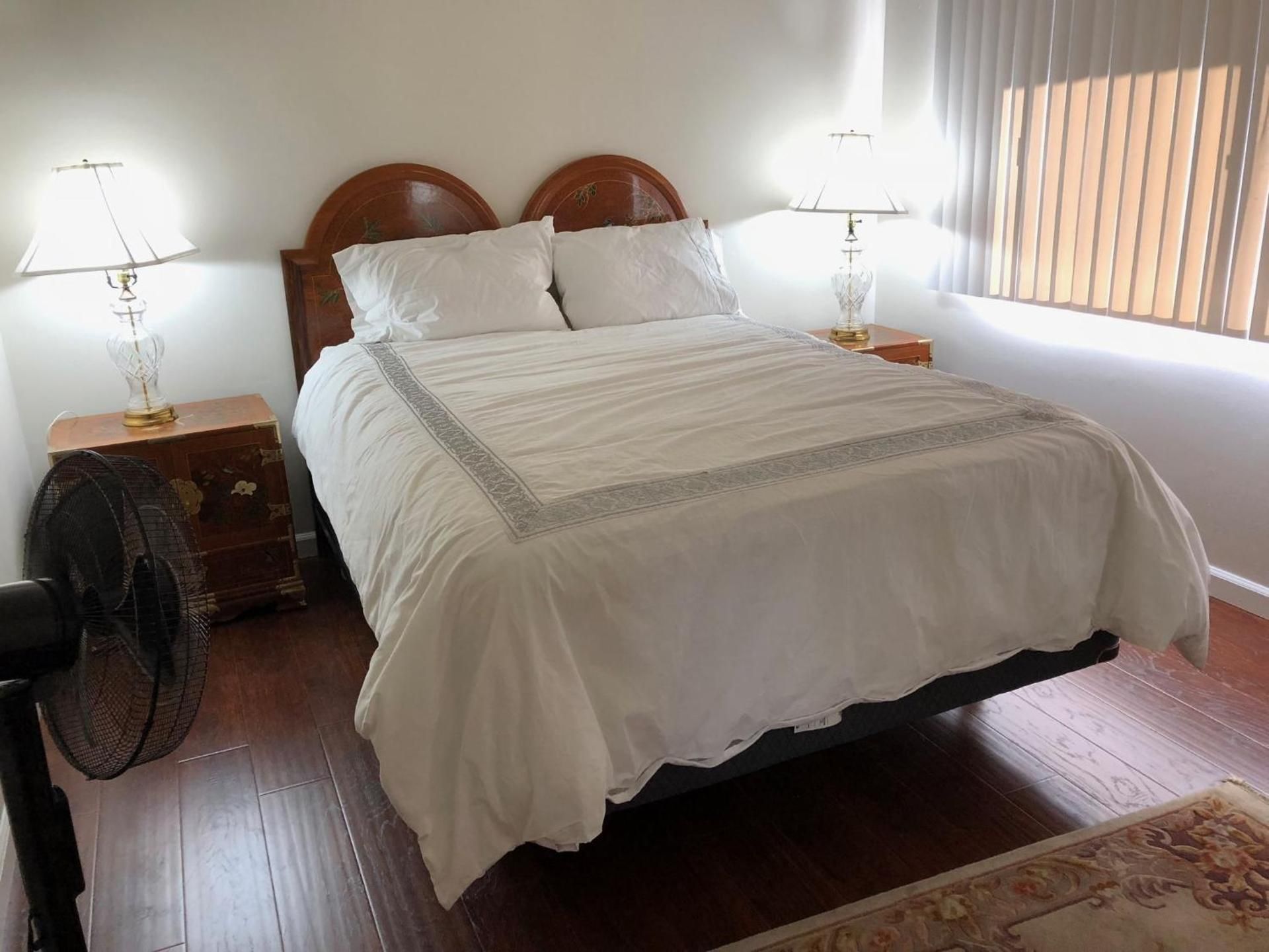 Single Room with Shared Shower and Toilet