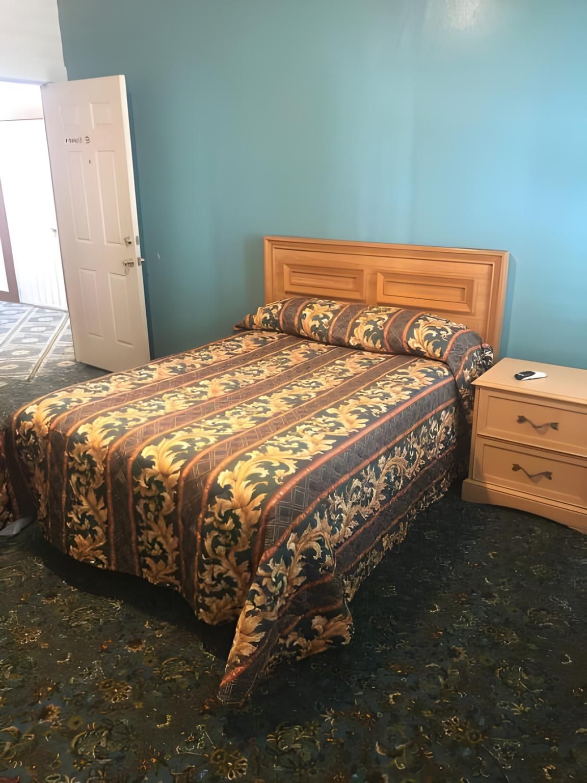 Room With Shared Bathroom