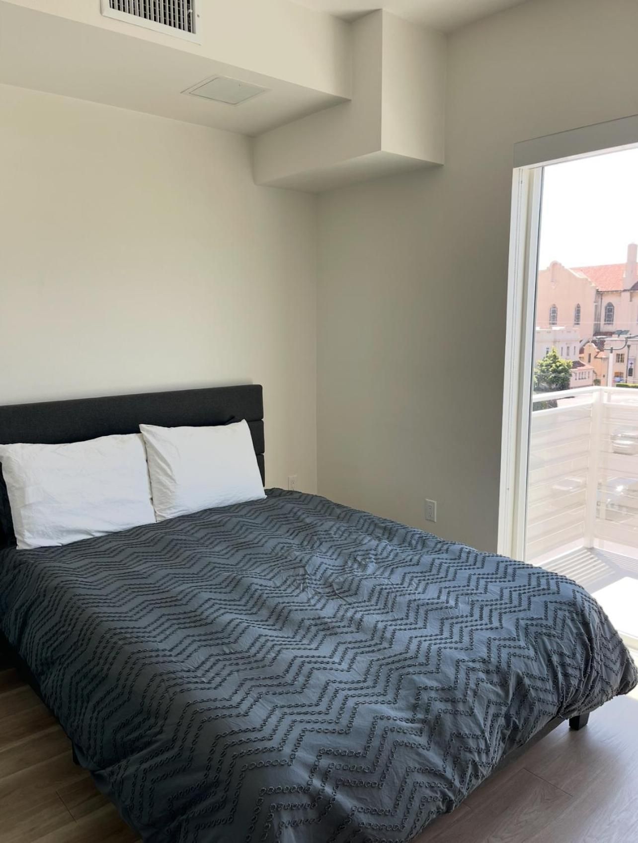 Apartment with City View