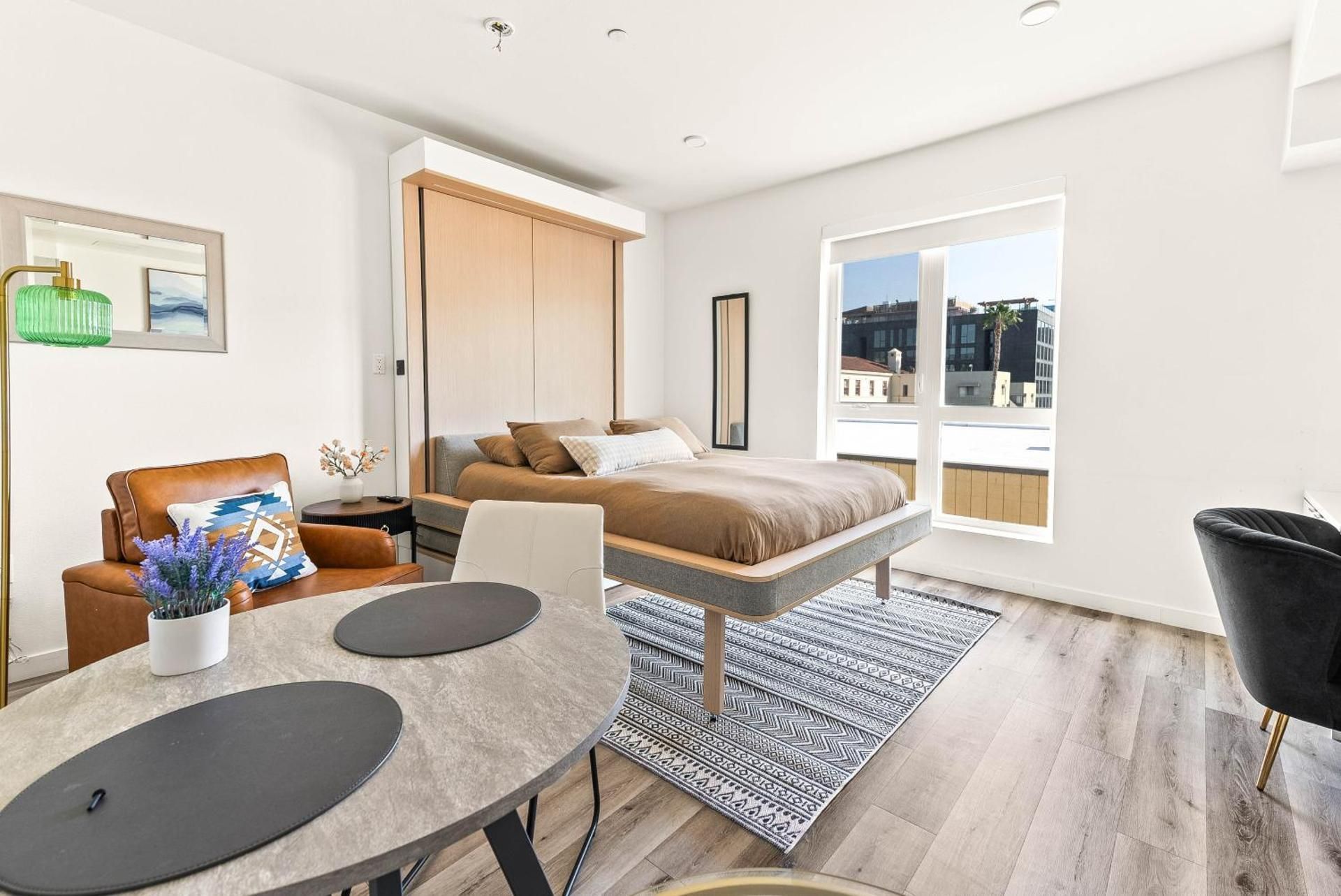 Studio Apartment with Queen Bed