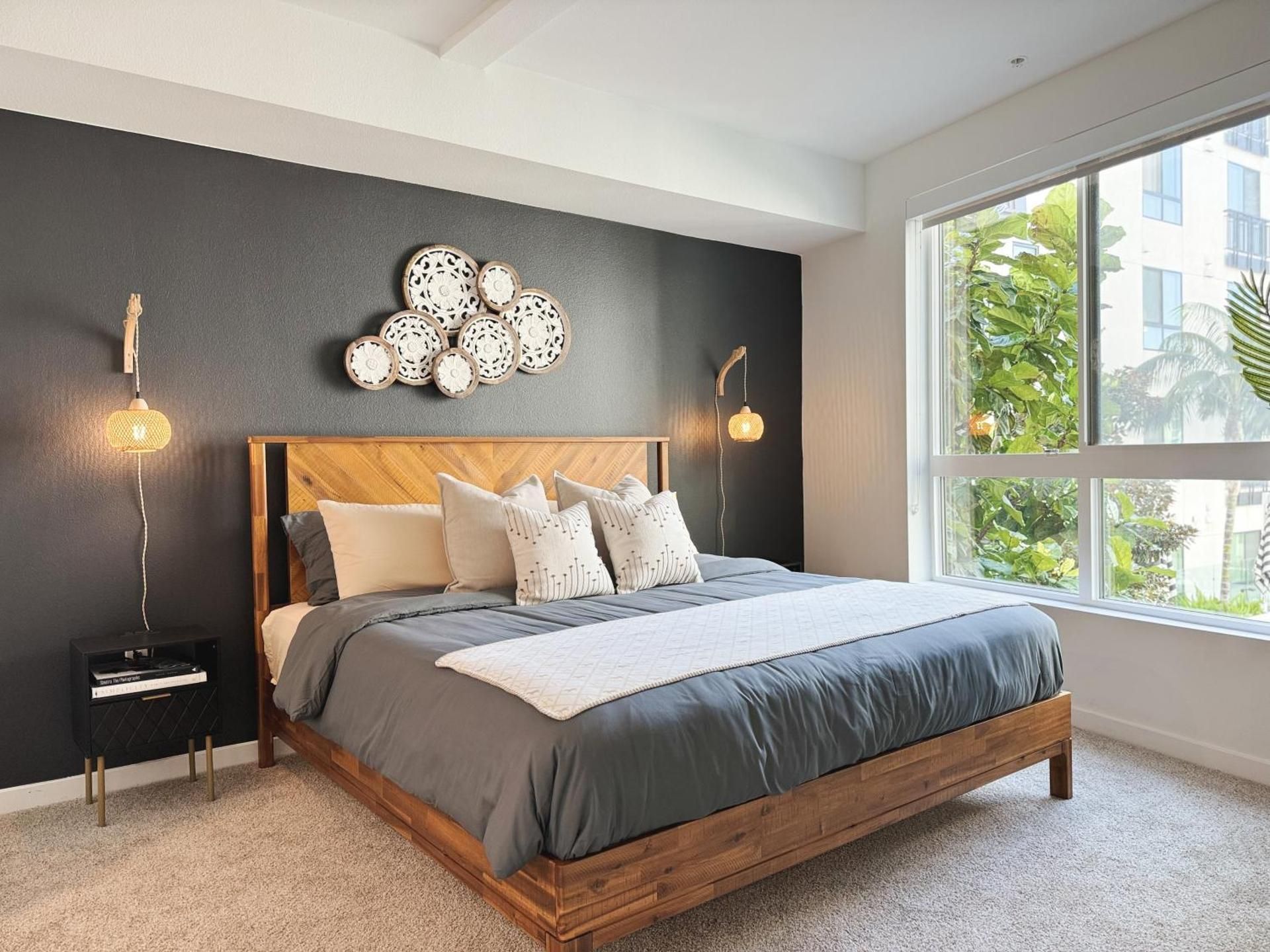 One-Bedroom Apartment with City View
