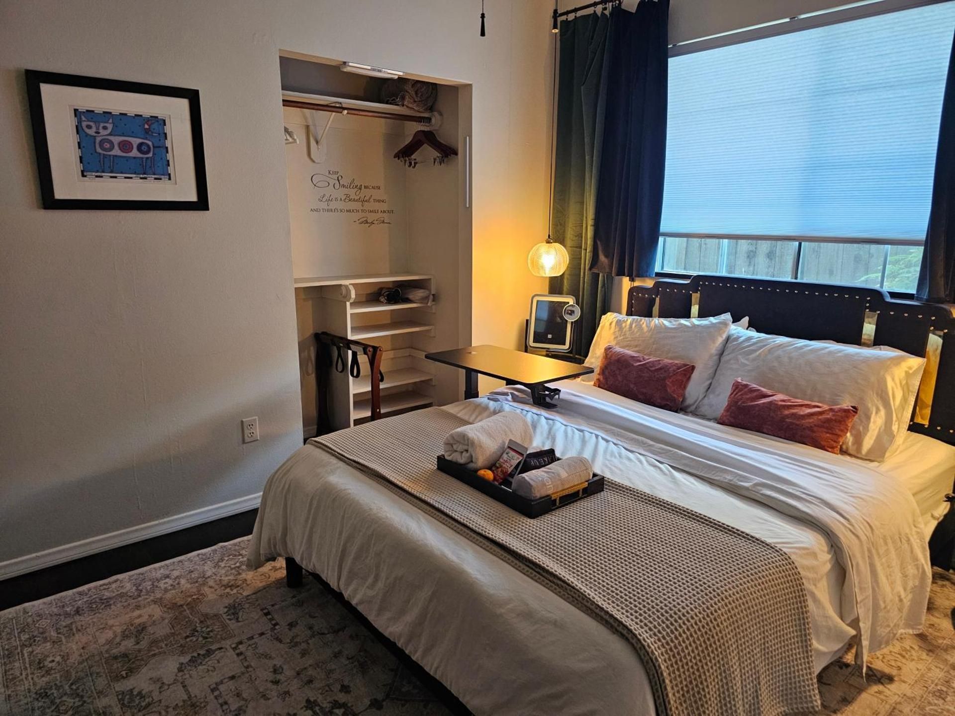Deluxe Queen Room