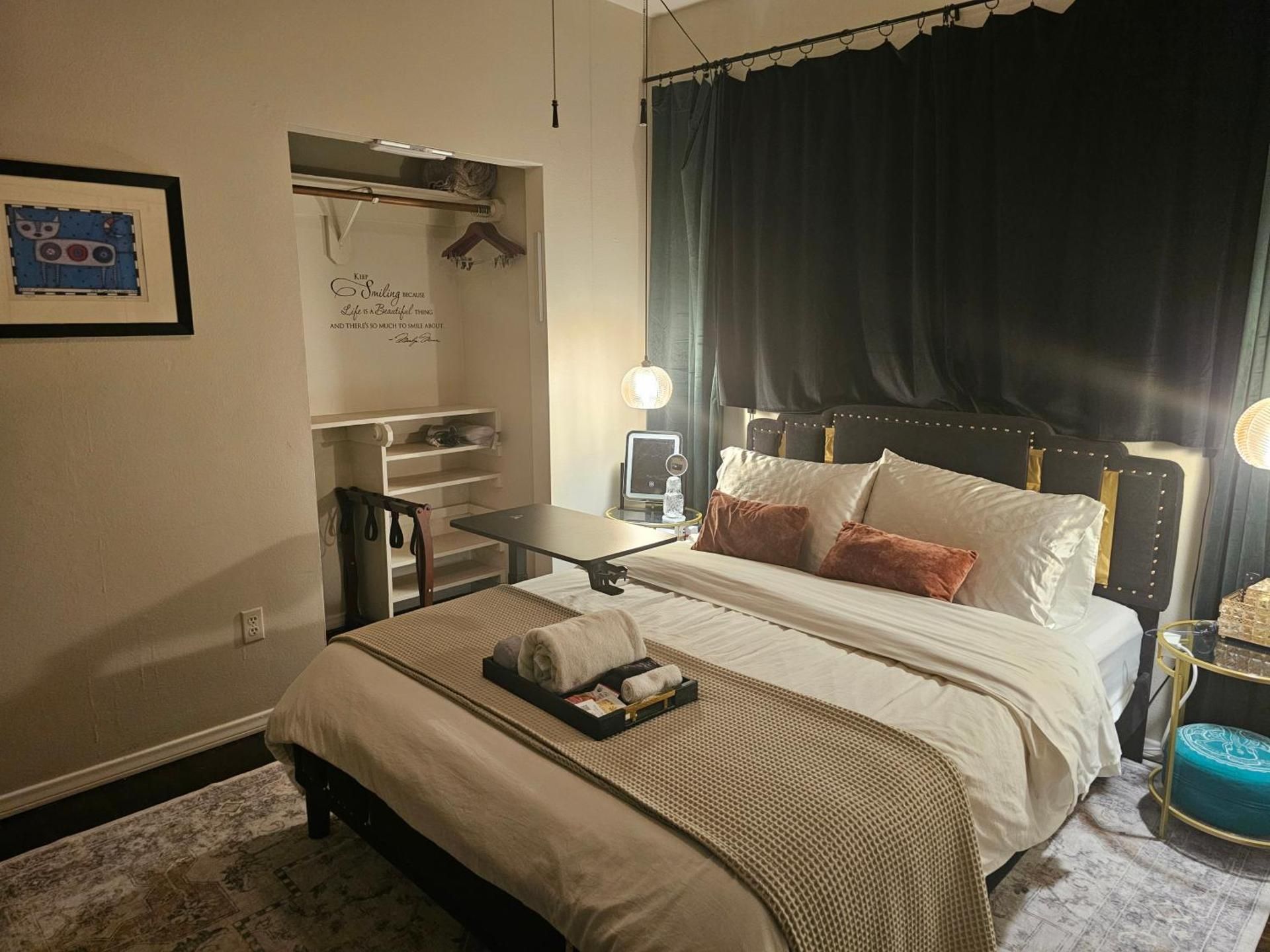 Deluxe Queen Room