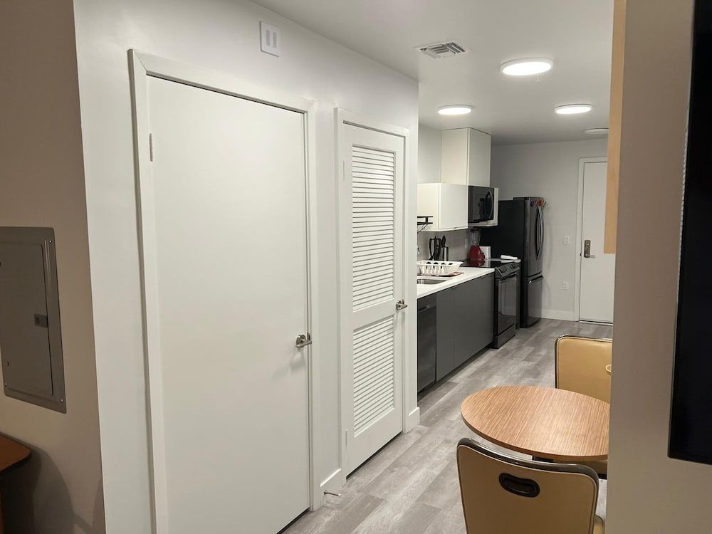 StaysPro - Hollywood Homes Minutes to Everything Comfort Studio 10