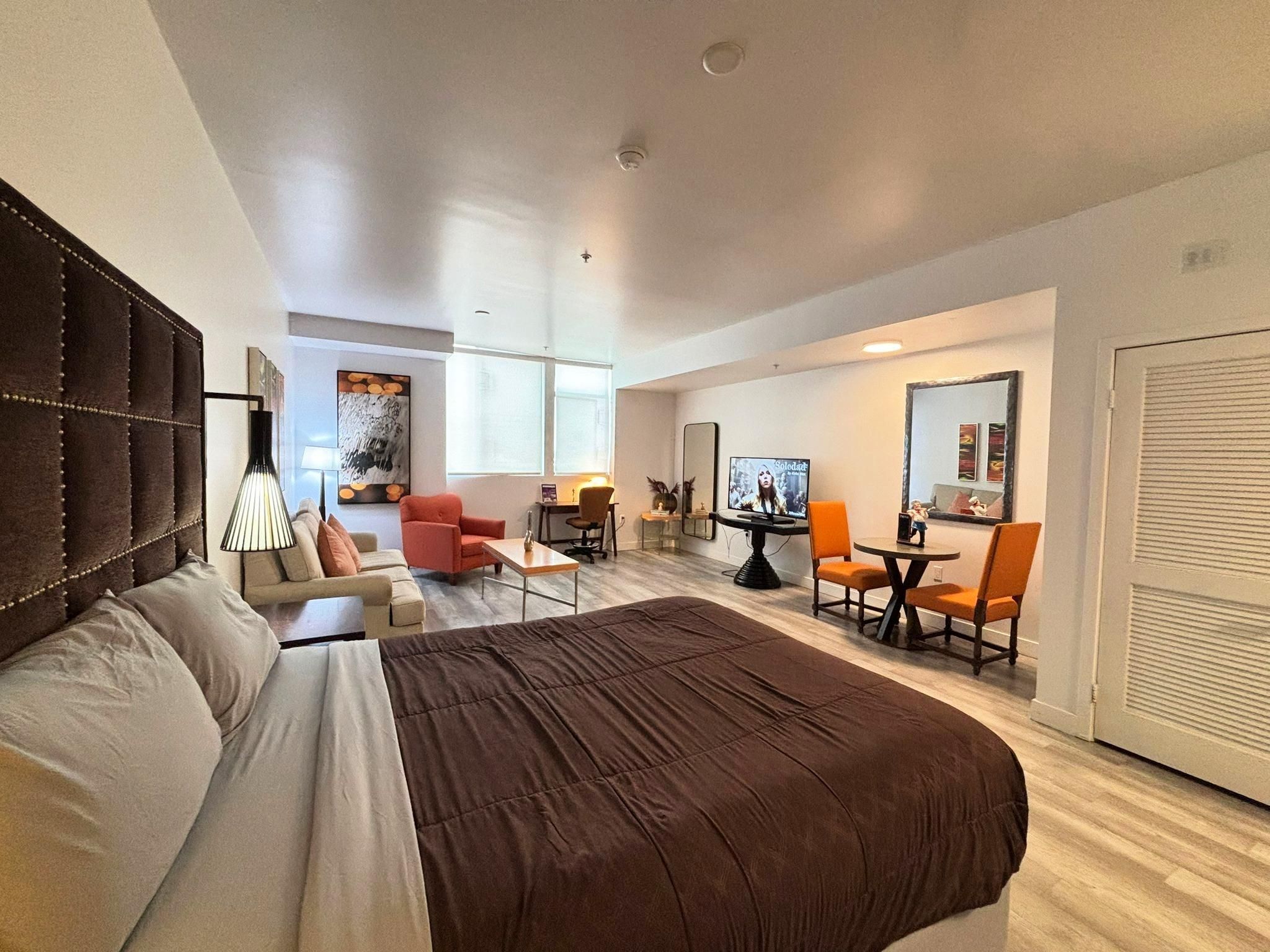 Studio Apartment at Melrose