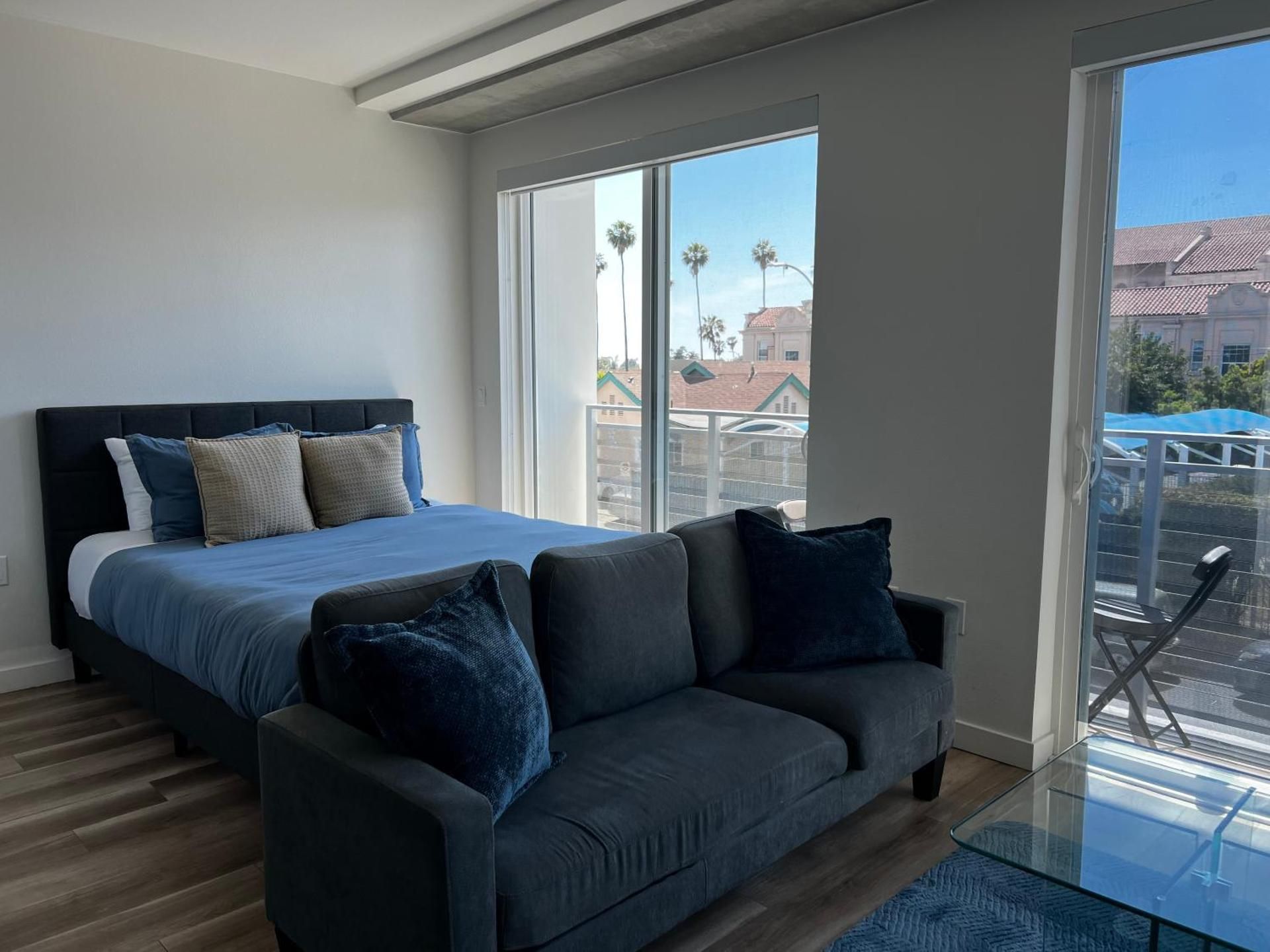 Studio Apartment with Balcony