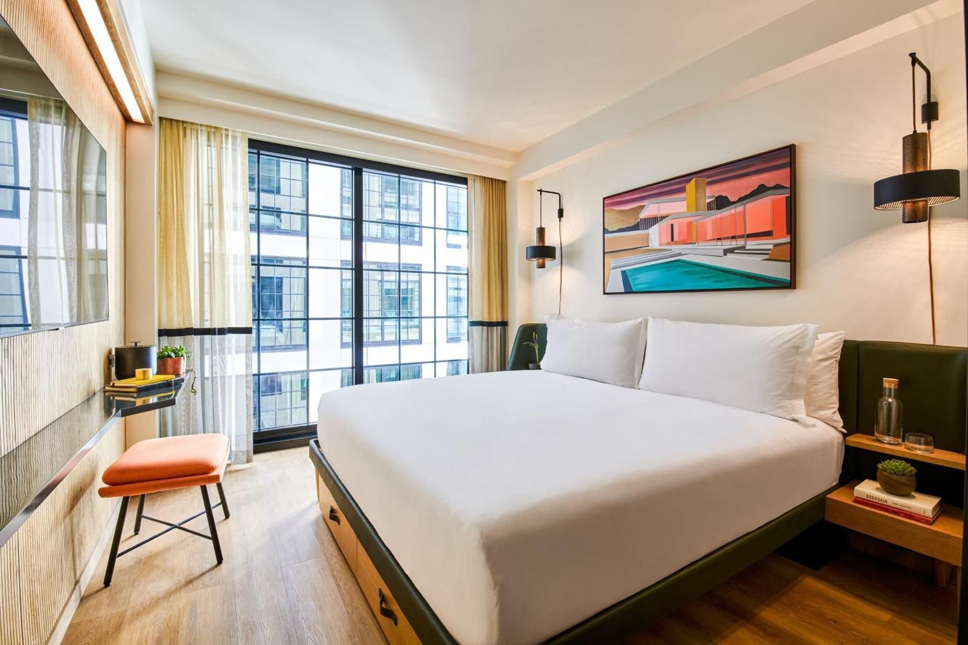 Queen Room with Sofa Bed and Atrium View