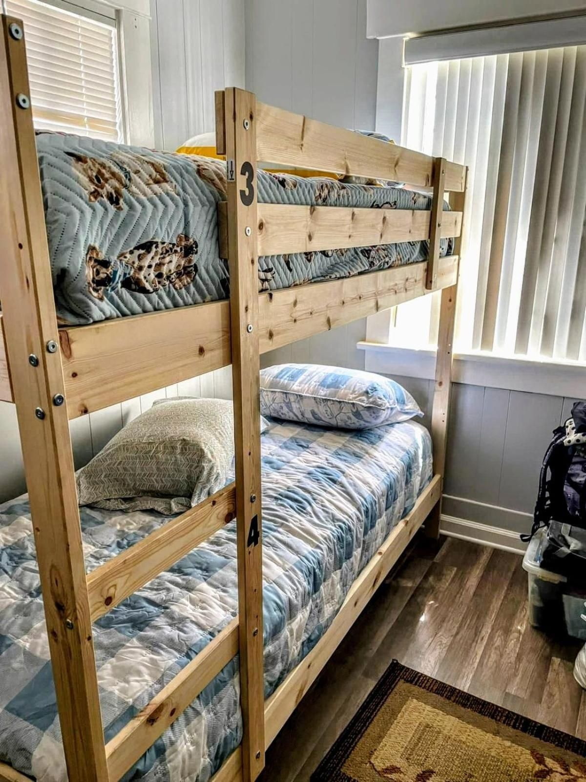 Bunk Bed in Mixed Dormitory Room
