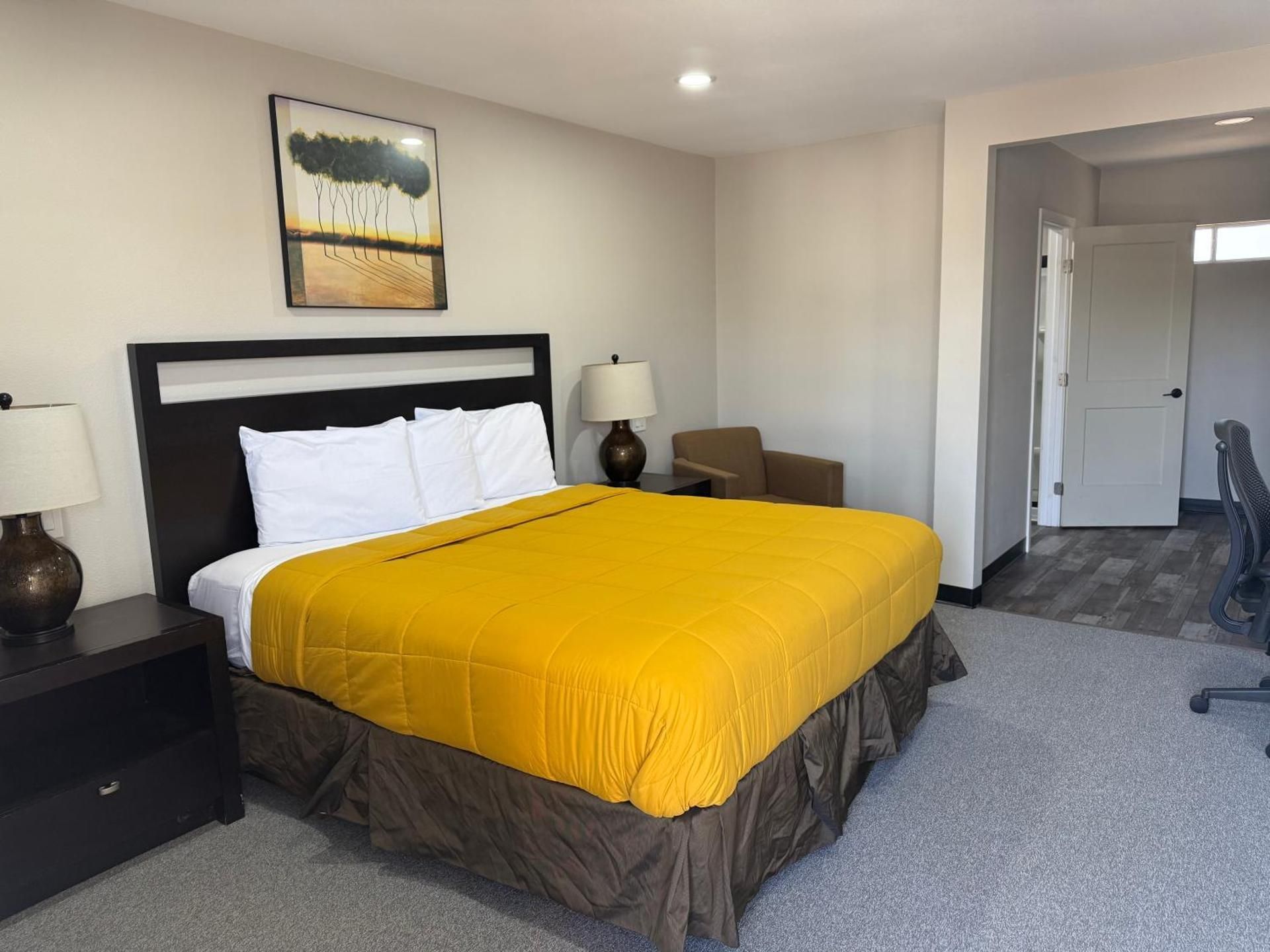 Deluxe King Room