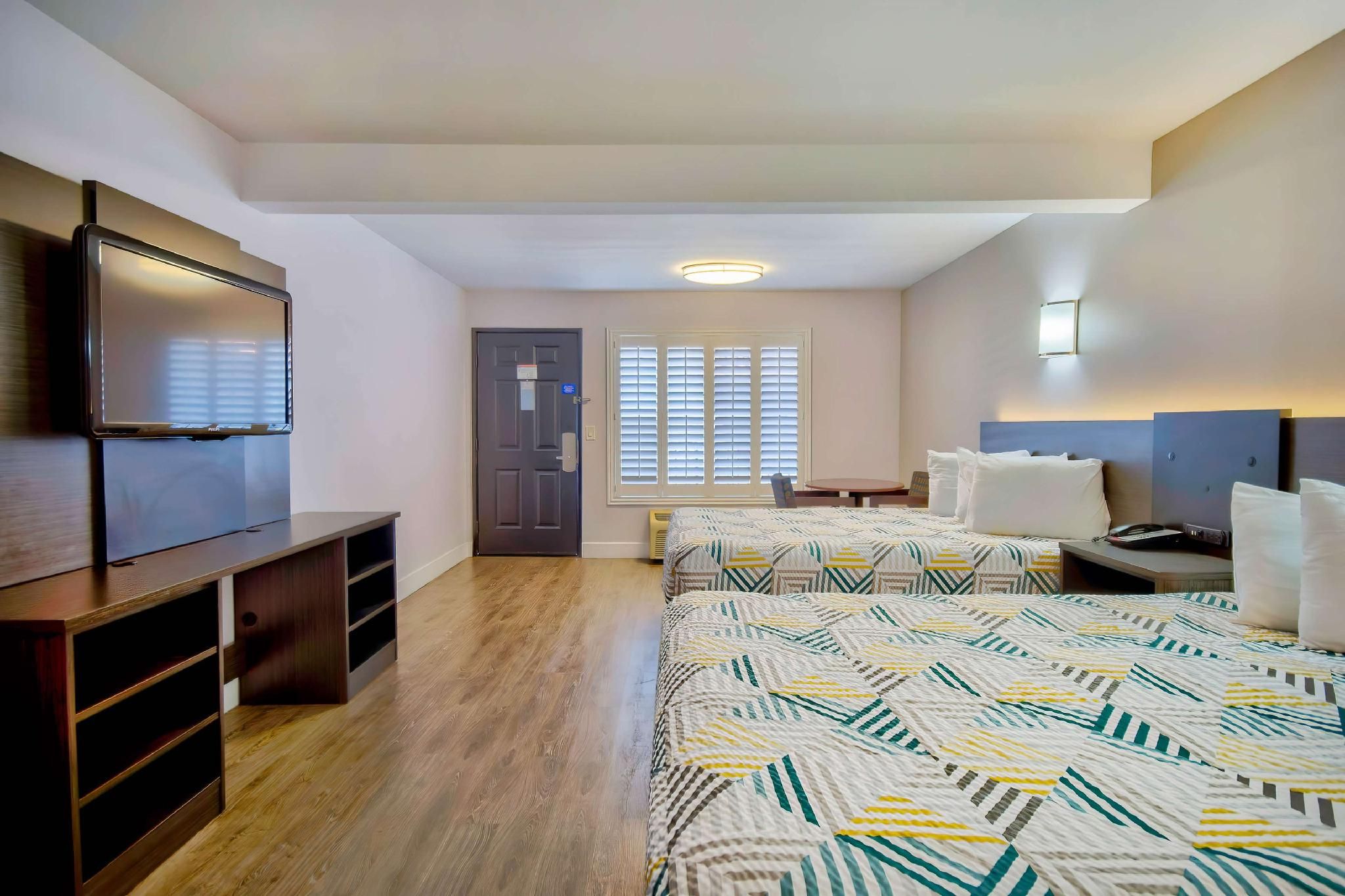 2 Queen Beds | Non-Smoking, Mini Fridge