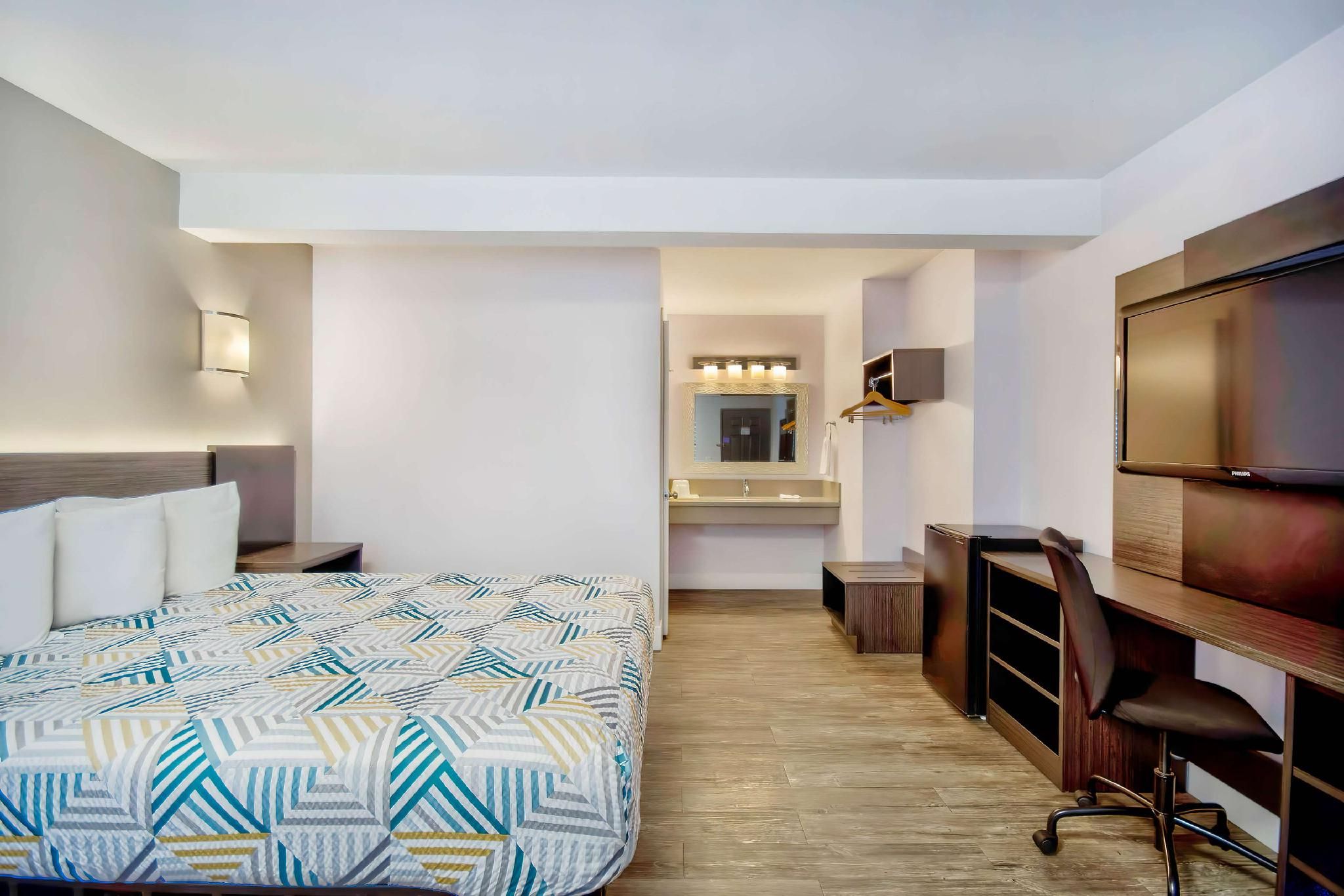 1 Queen Bed | Non-Smoking, Mini Fridge