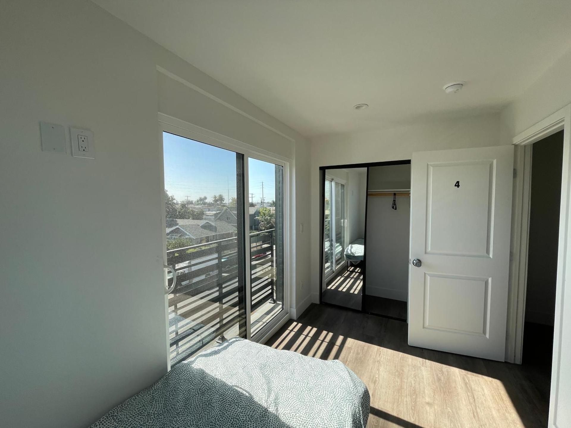 Single Room with Shared Bathroom