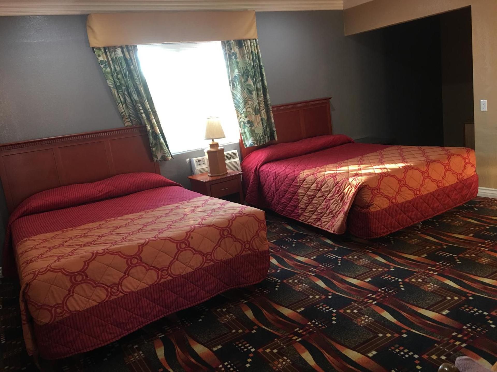 Queen Room with Two Queen Beds - Smoking