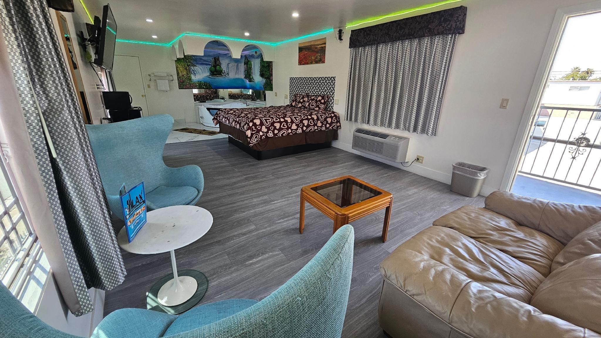 King Spa Suite