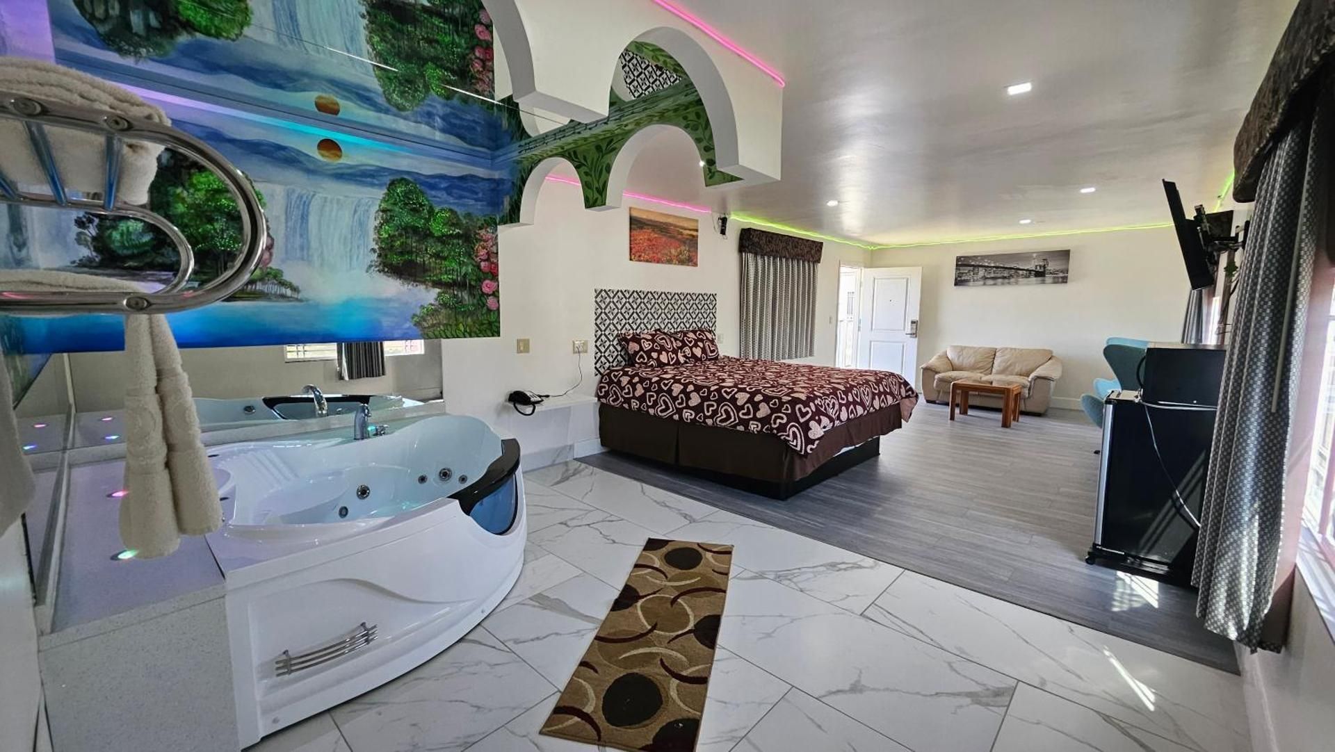 King Suite with Spa Bath - Non-Smoking