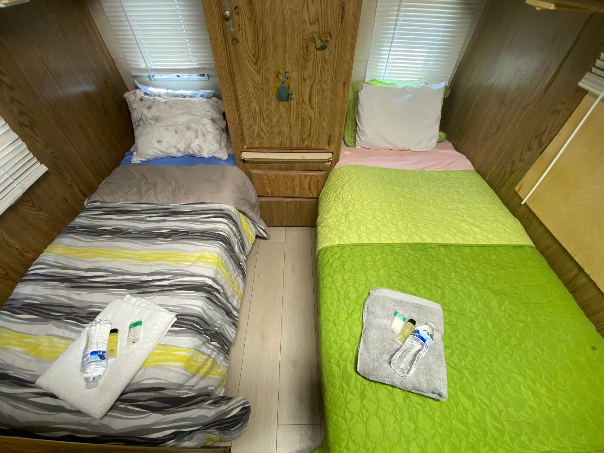 SMALL DOUBLE OR TWIN ROOM