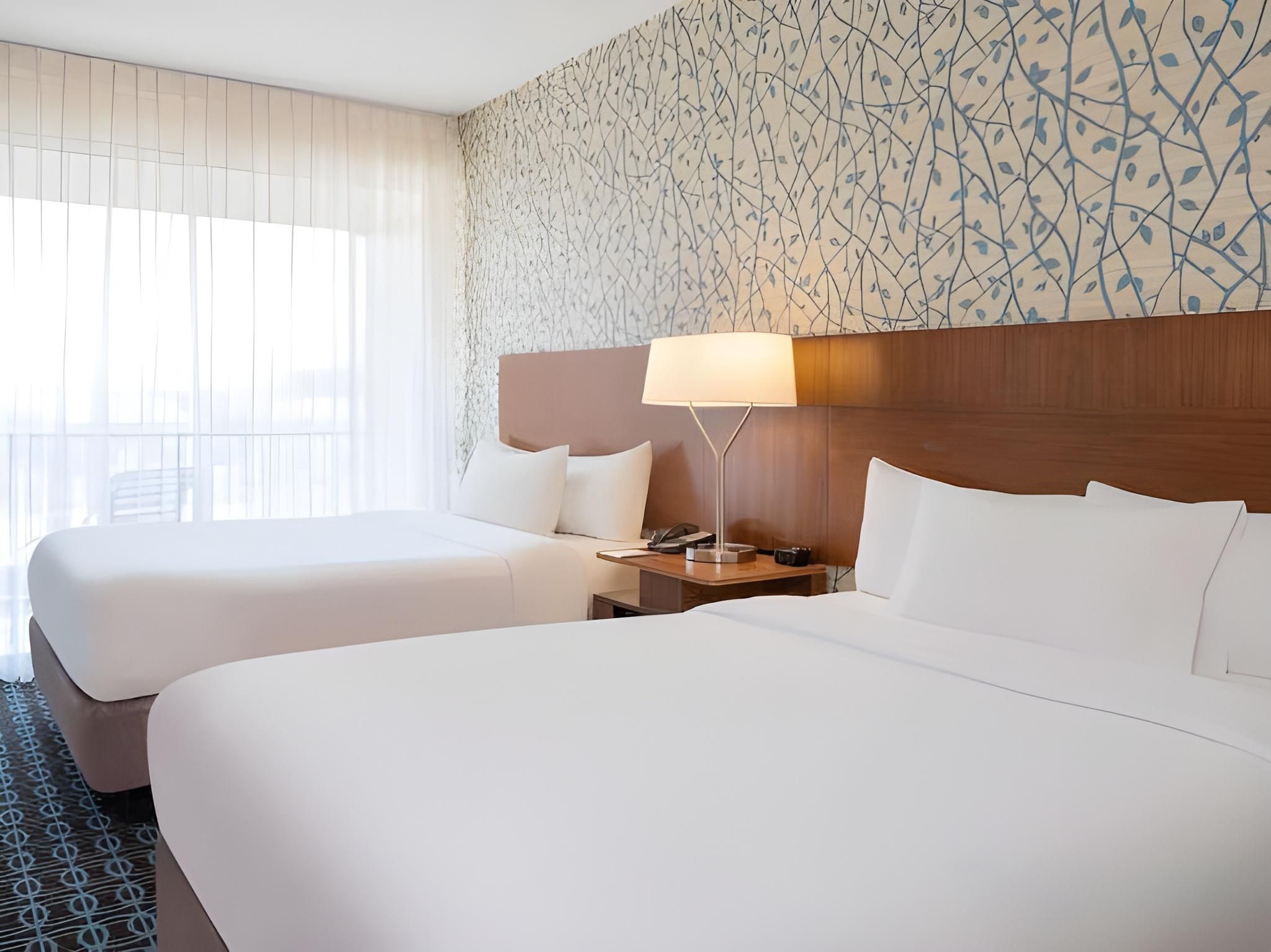 Queen Room with Two Queen Beds and Balcony - Hearing Accessible