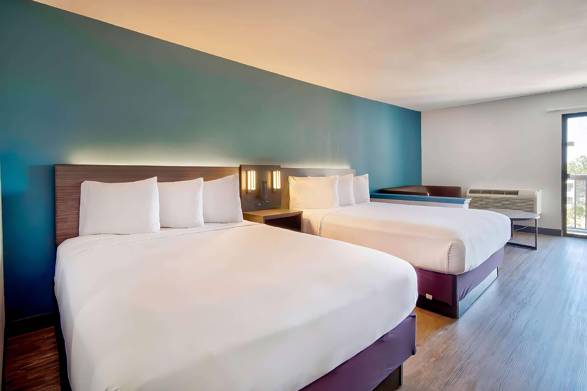 2 Queen Bed Mobility Accessible