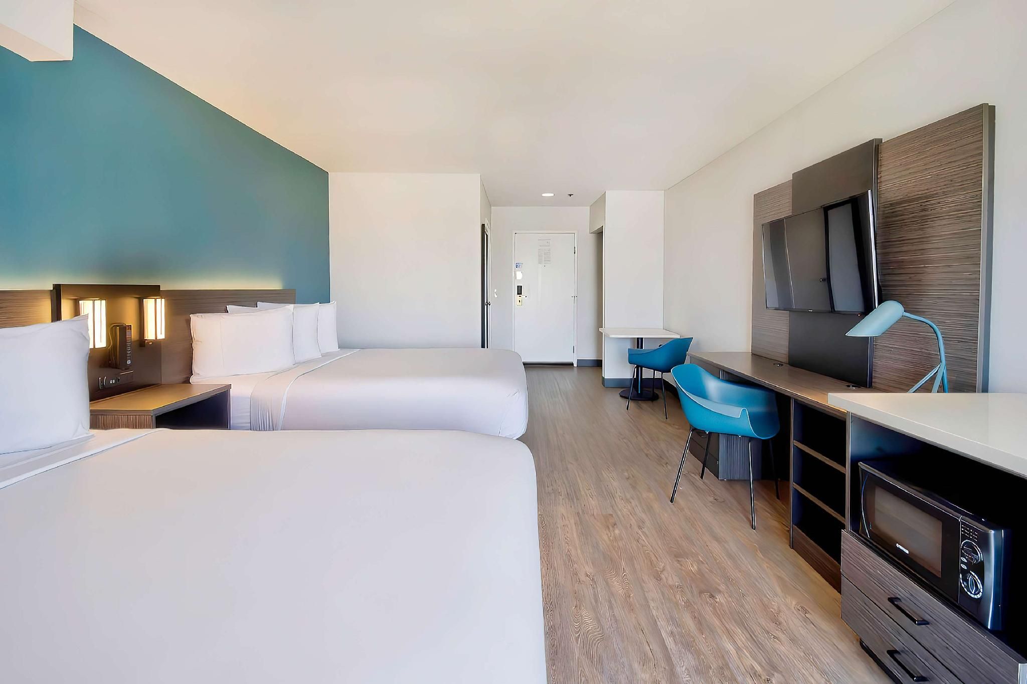 2 Queen Beds