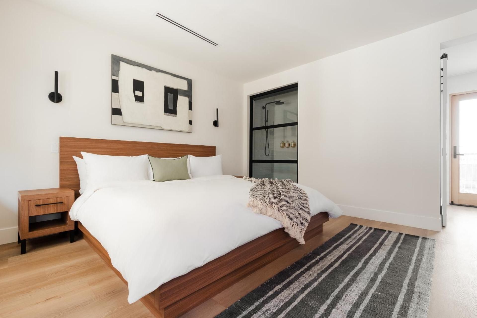 Premier King Room with Patio - Ground Floor