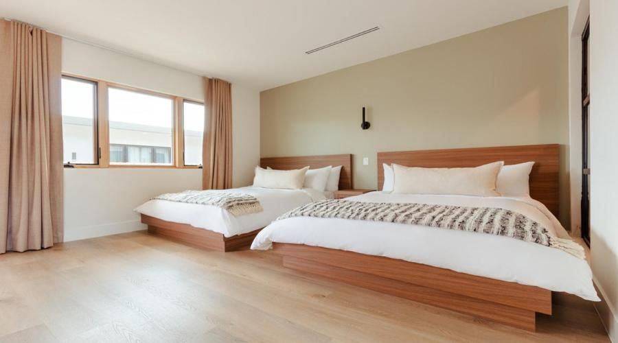 2 Full Beds-balcony
