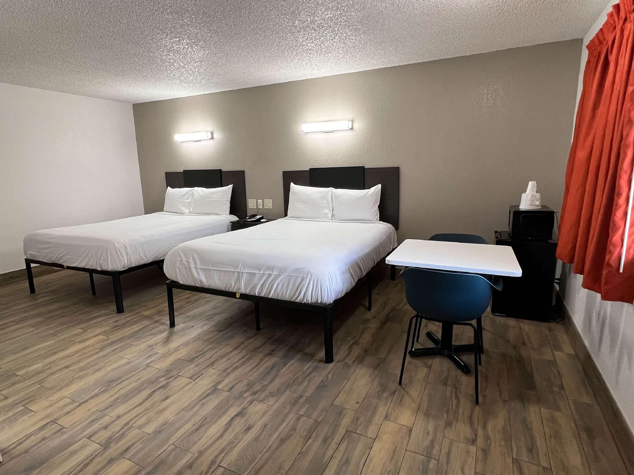 2 Queen Beds | Non-Smoking, Micfridge