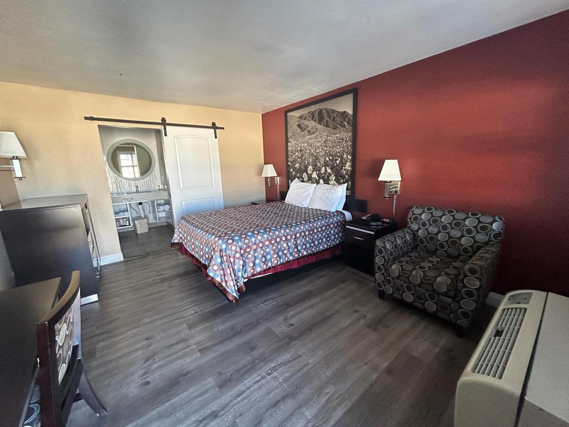 King Room - Non-Smoking