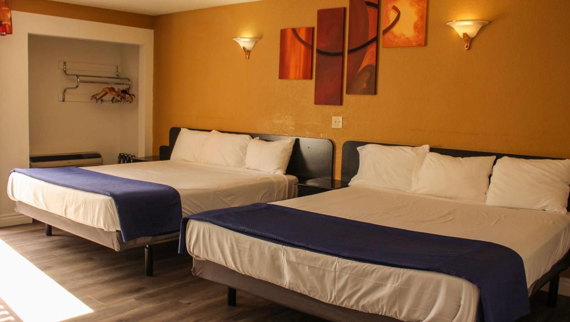 2 King Beds | Non-Smoking, Micfridge