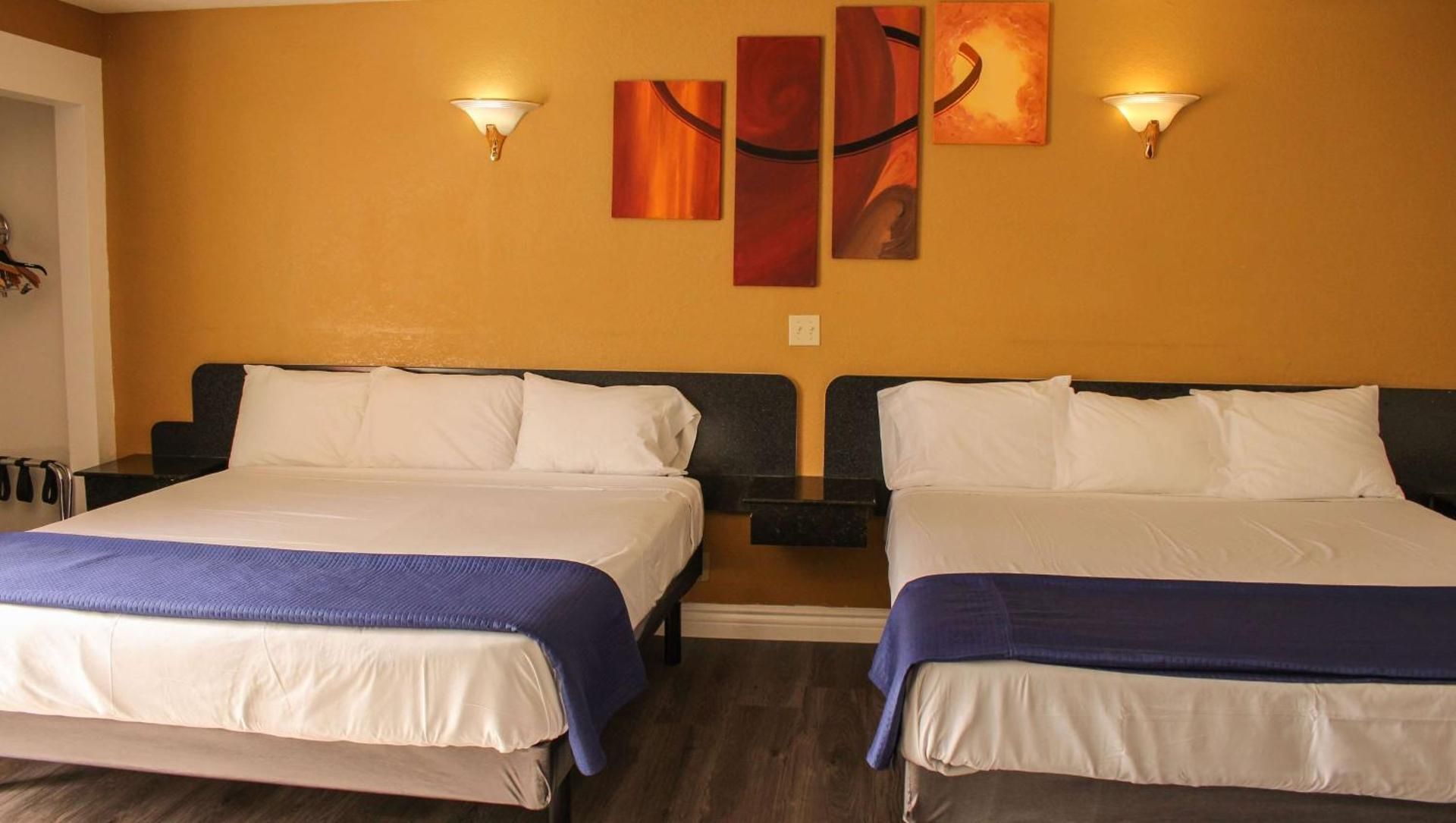 2 King Beds | Non-Smoking, Micfridge
