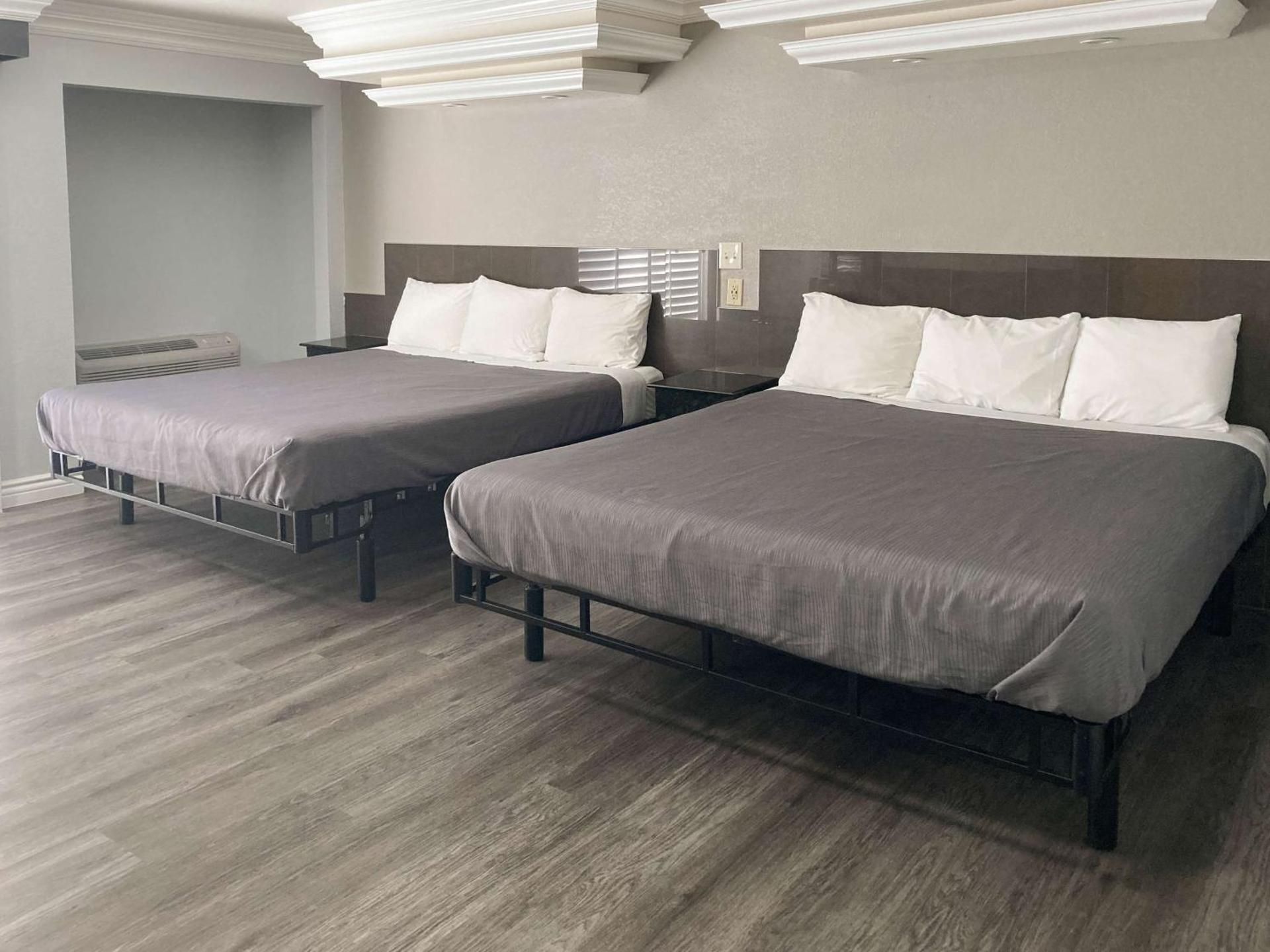 2 Queen Beds | Non-Smoking, Micfridge